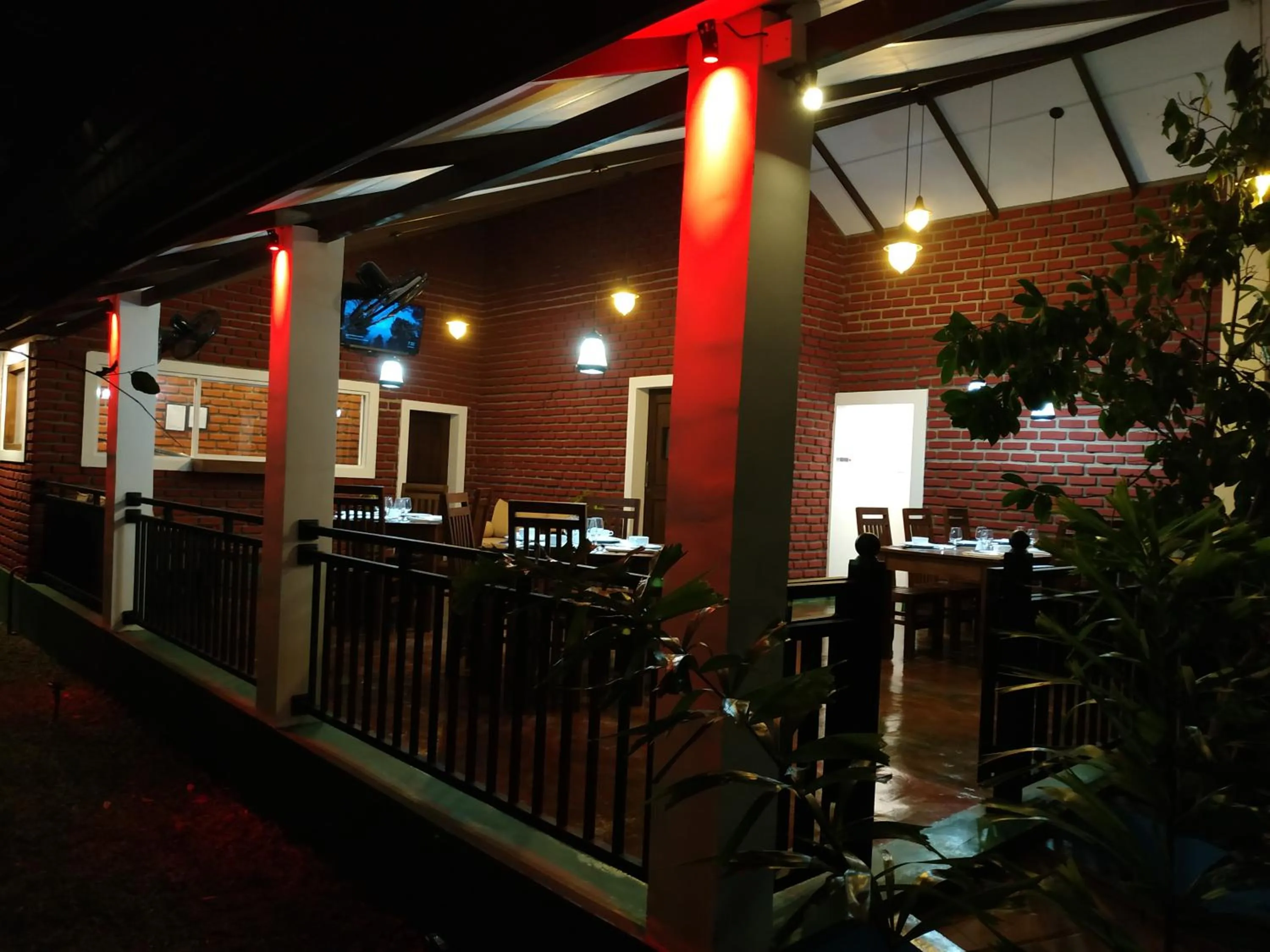 Sigiriya Cashew Palace Resort