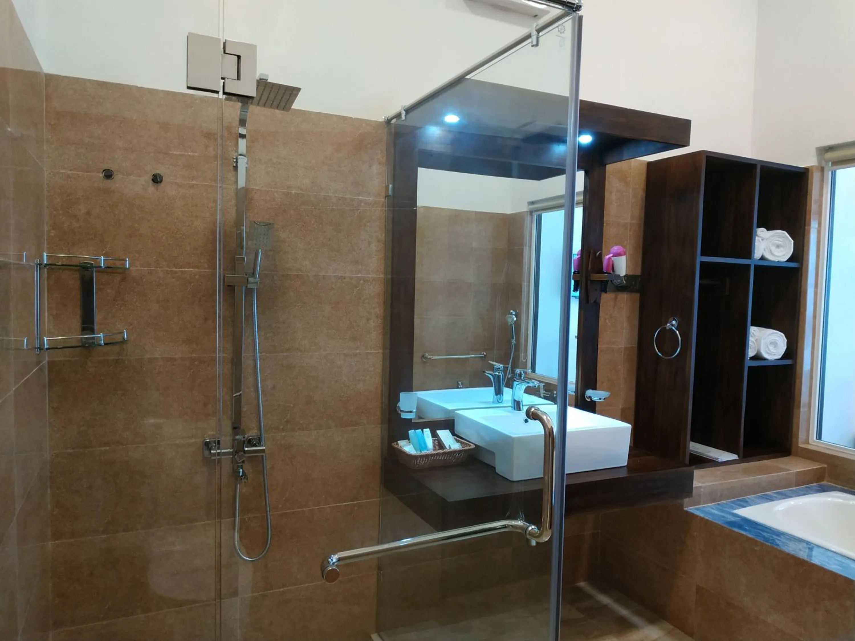 Sigiriya Cashew Palace Resort