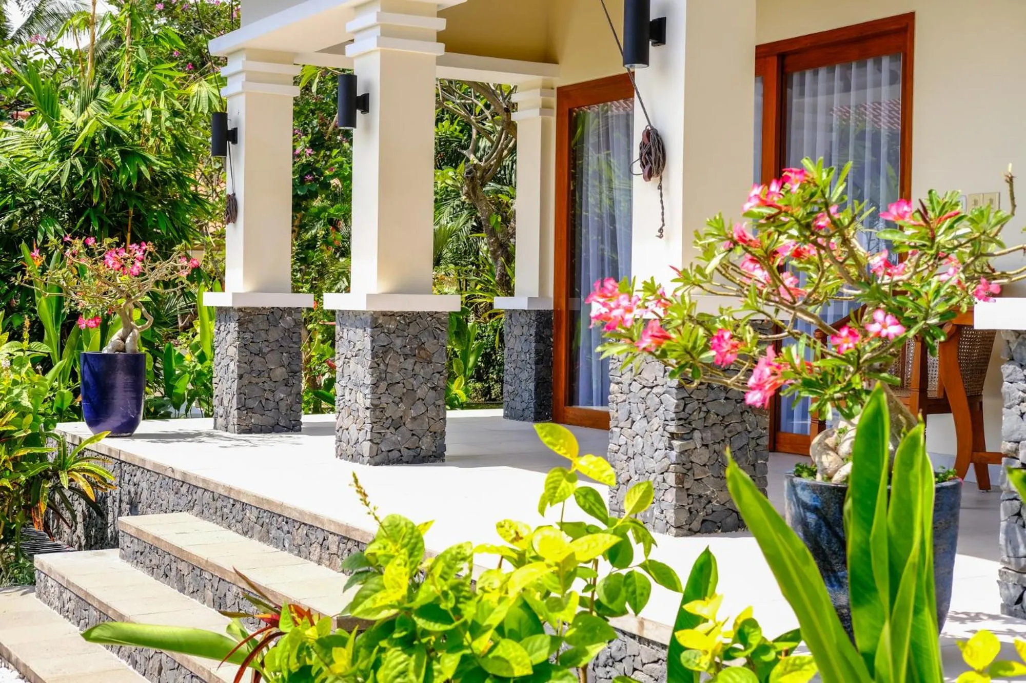 Property building in Villa Mata Hari