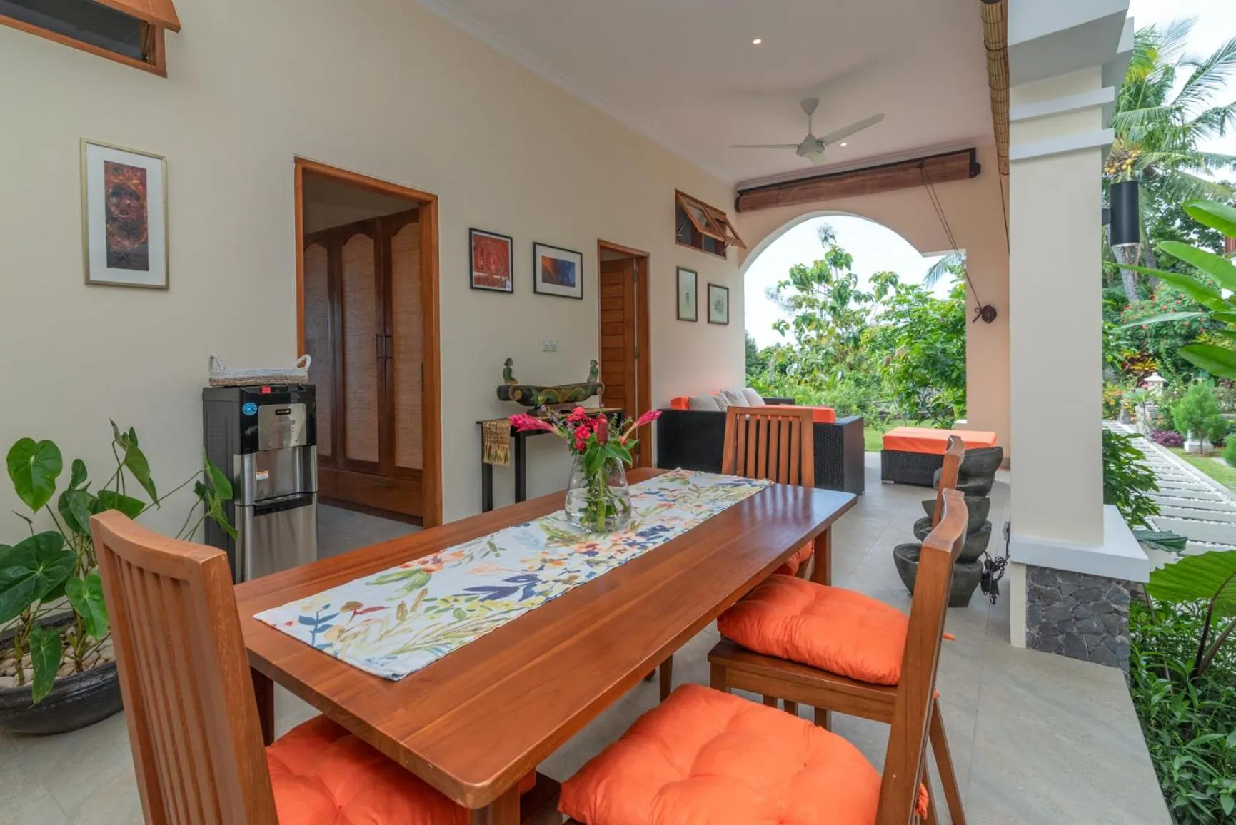 Dining area in Villa Mata Hari