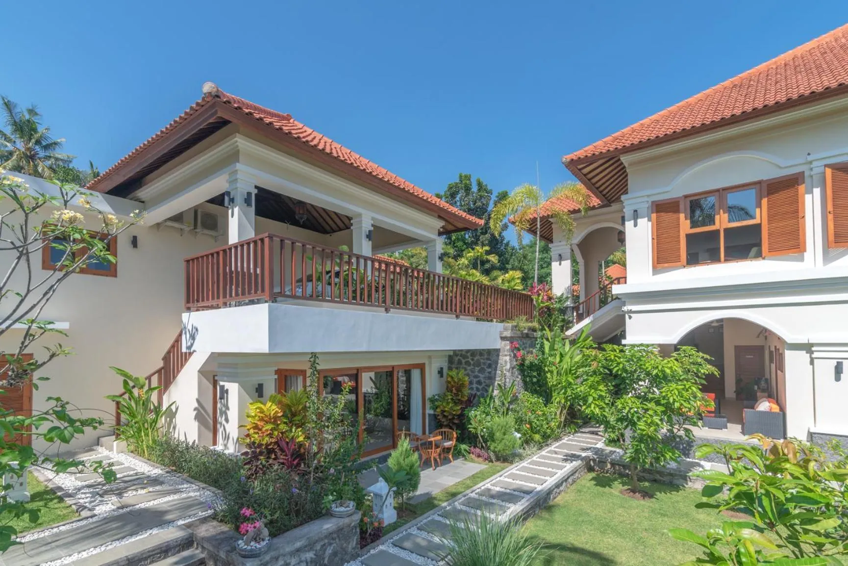 Property building in Villa Mata Hari