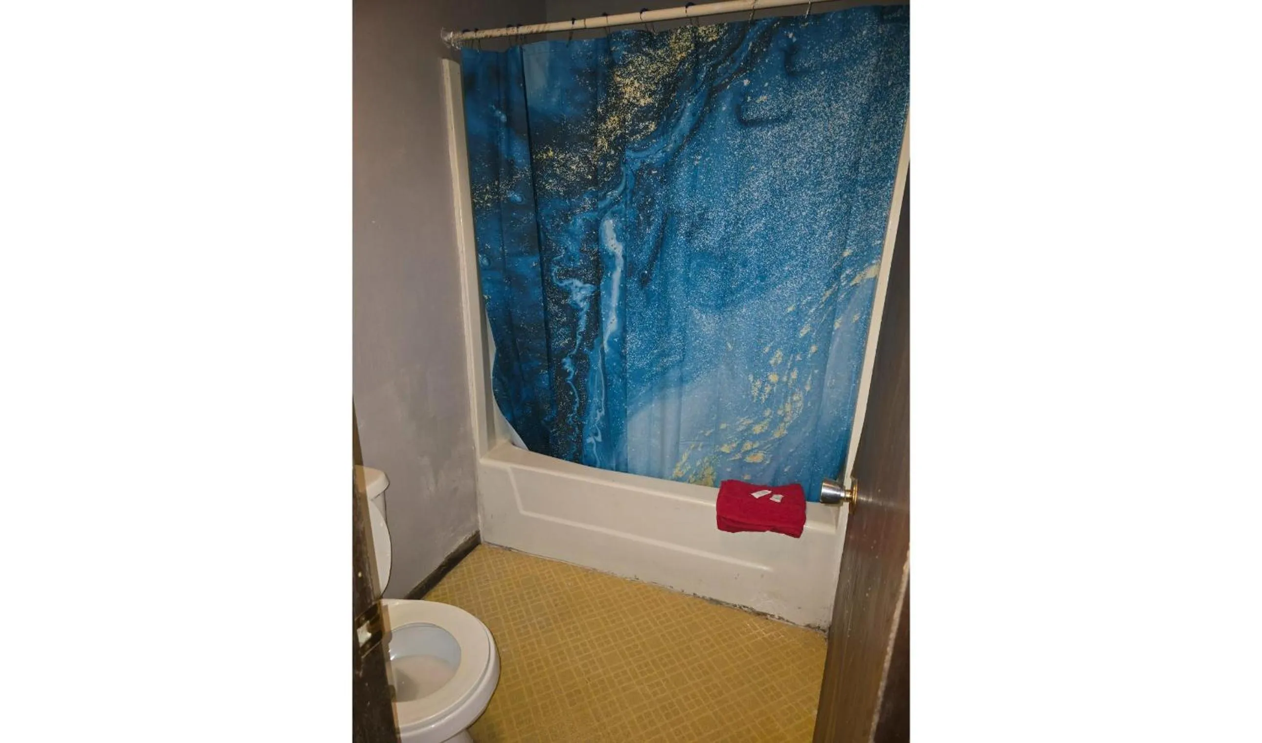 Bathroom in OYO Sandman Inn