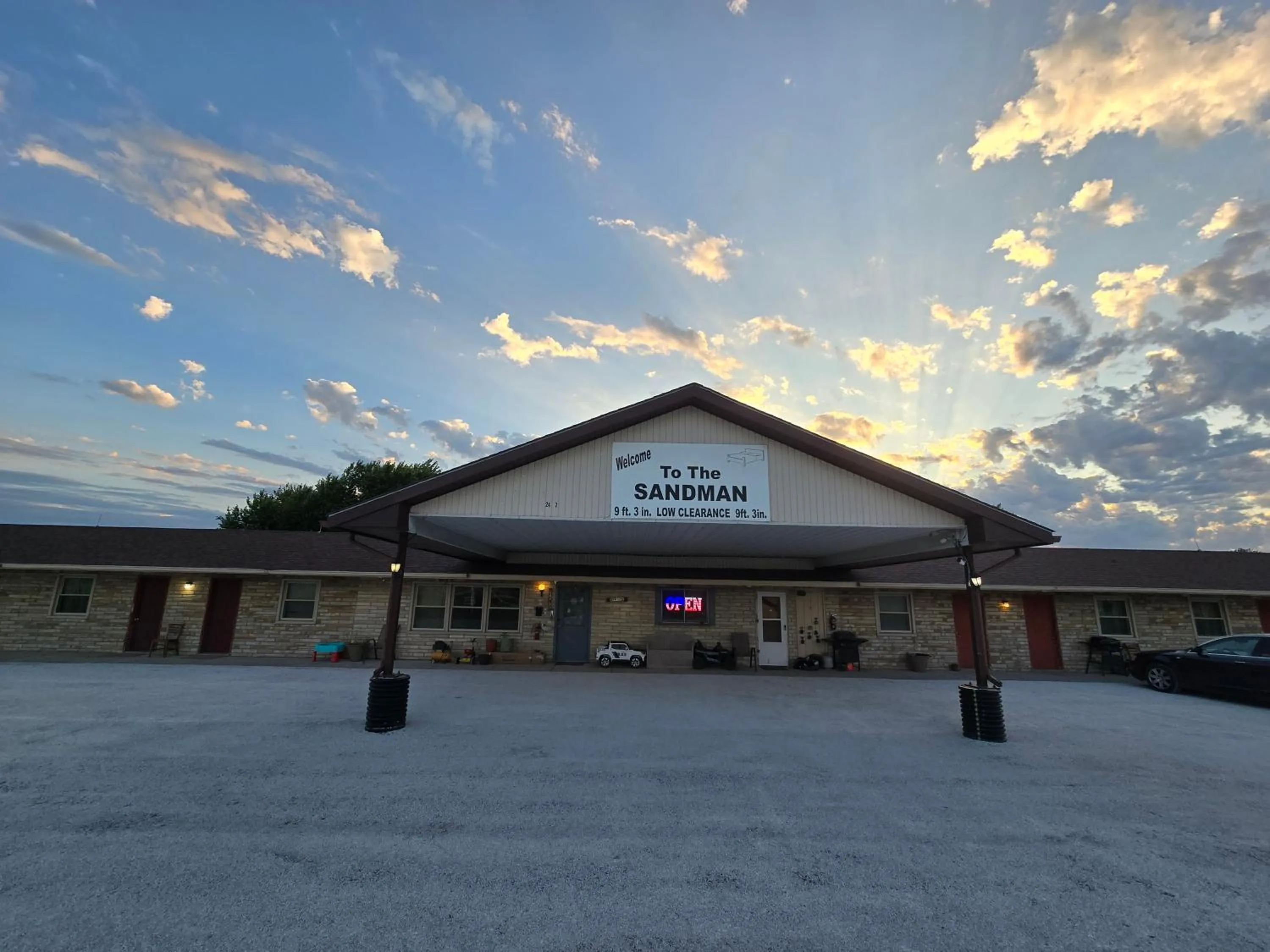 Property building in OYO Sandman Inn