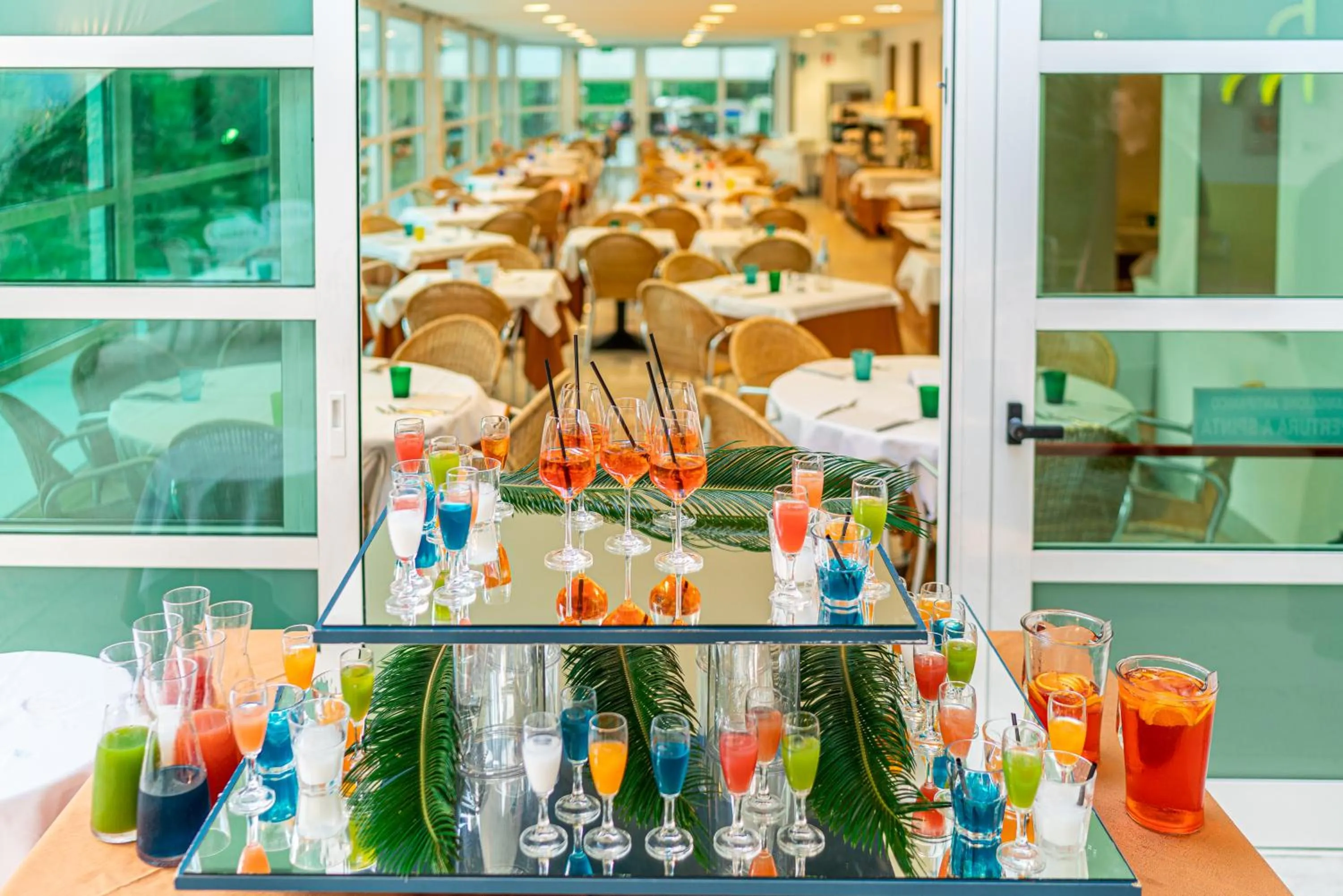 Restaurant/places to eat in Hotel Mediterraneo