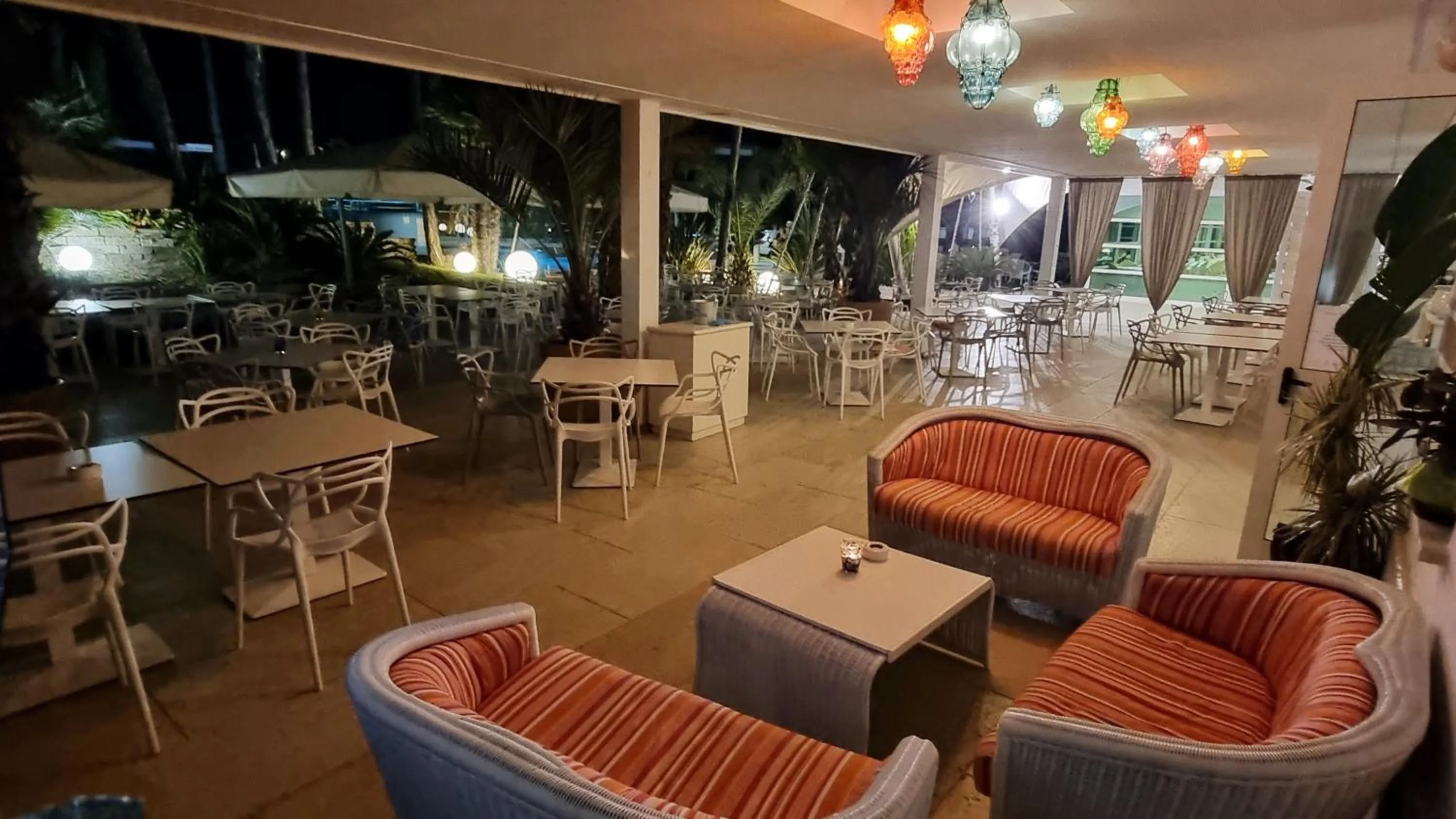 Lounge or bar in Hotel Mediterraneo