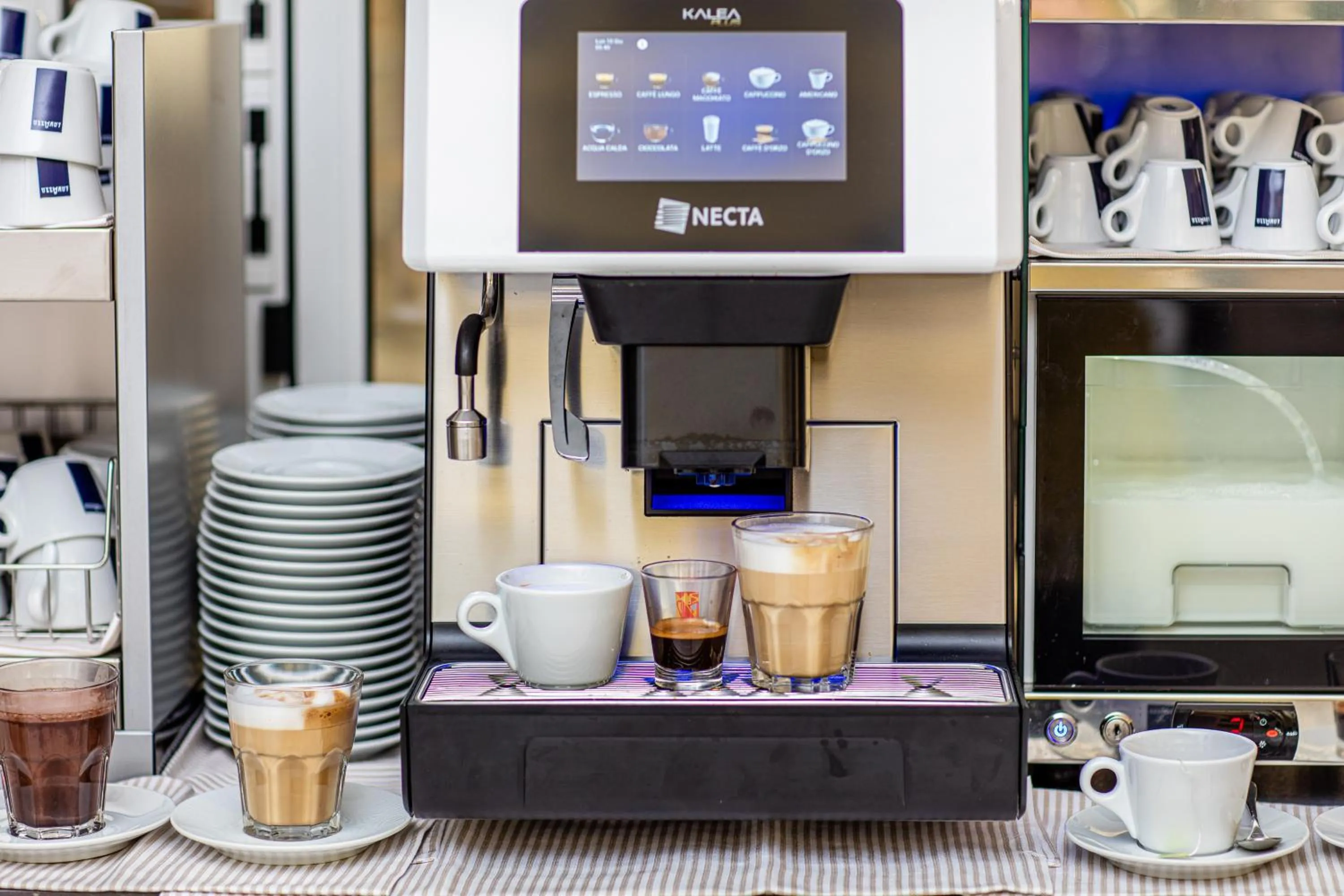 Food and drinks in Hotel Mediterraneo