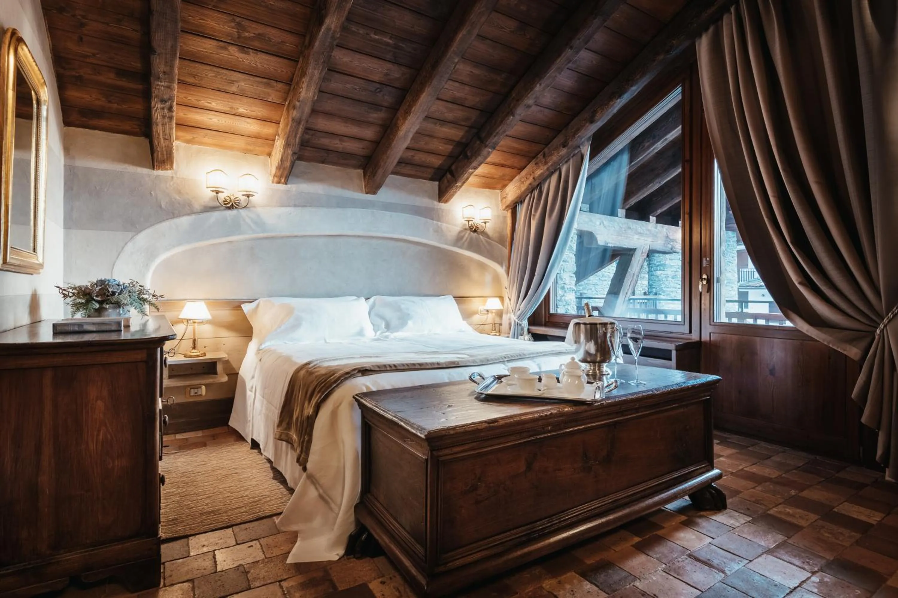 Bedroom, Bed in Relais Mont Blanc Hotel & Spa