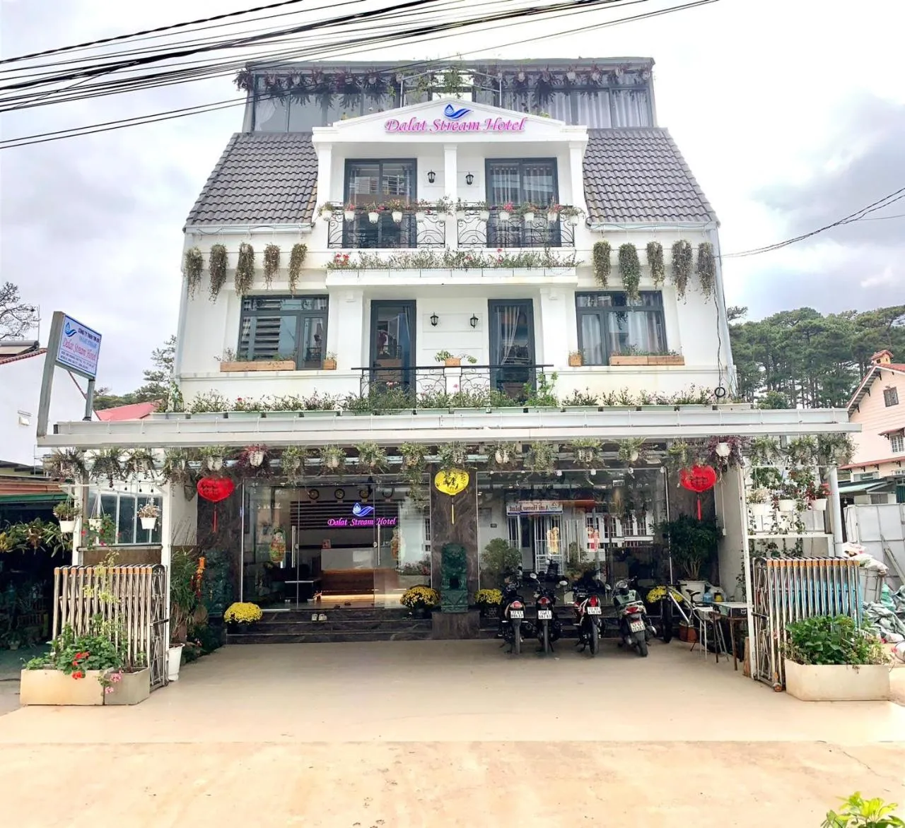 Property building in DALAT STREAM HOTEL-Khách sạn đẹp Đà Lạt