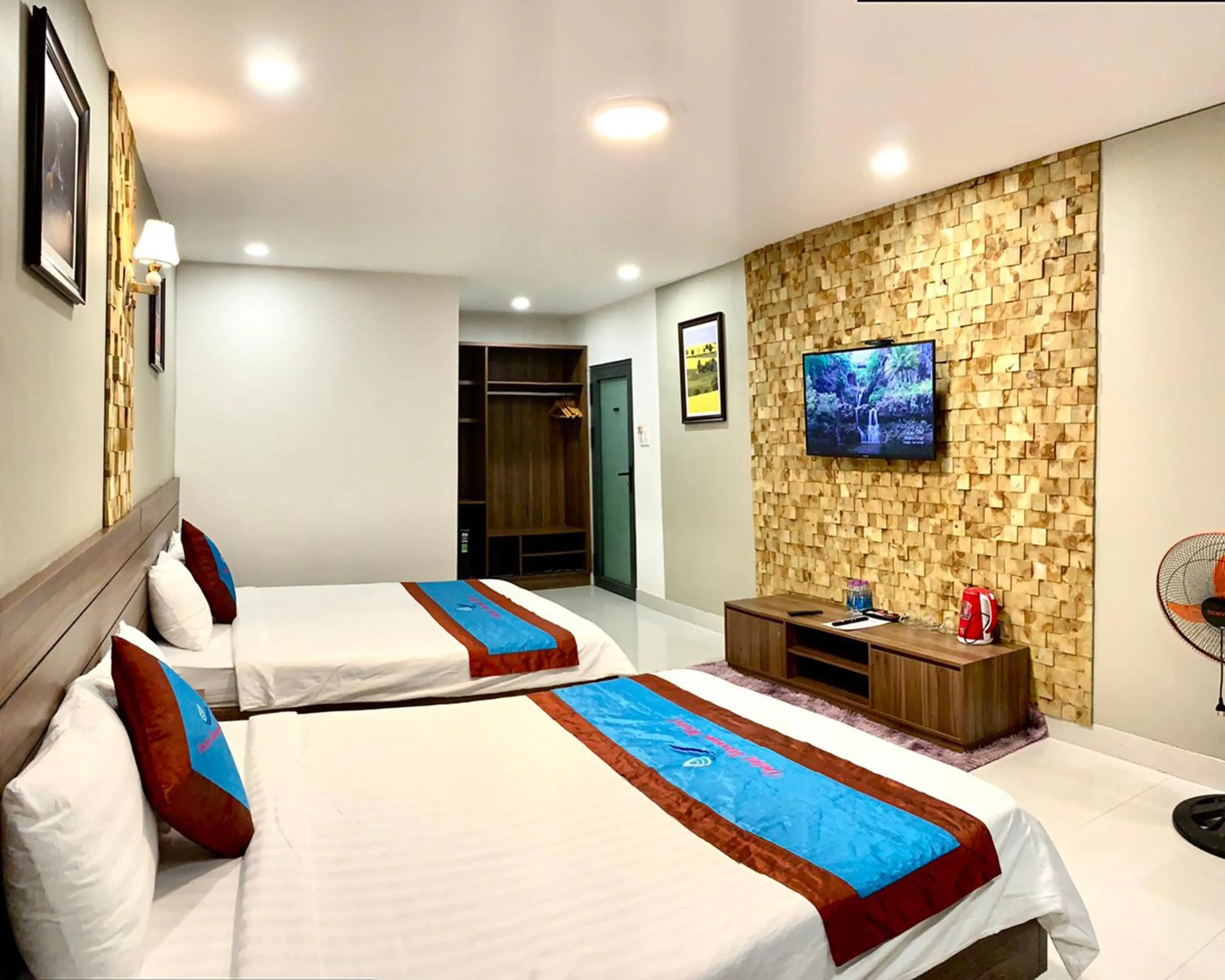 TV and multimedia, Bed in DALAT STREAM HOTEL-Khách sạn đẹp Đà Lạt