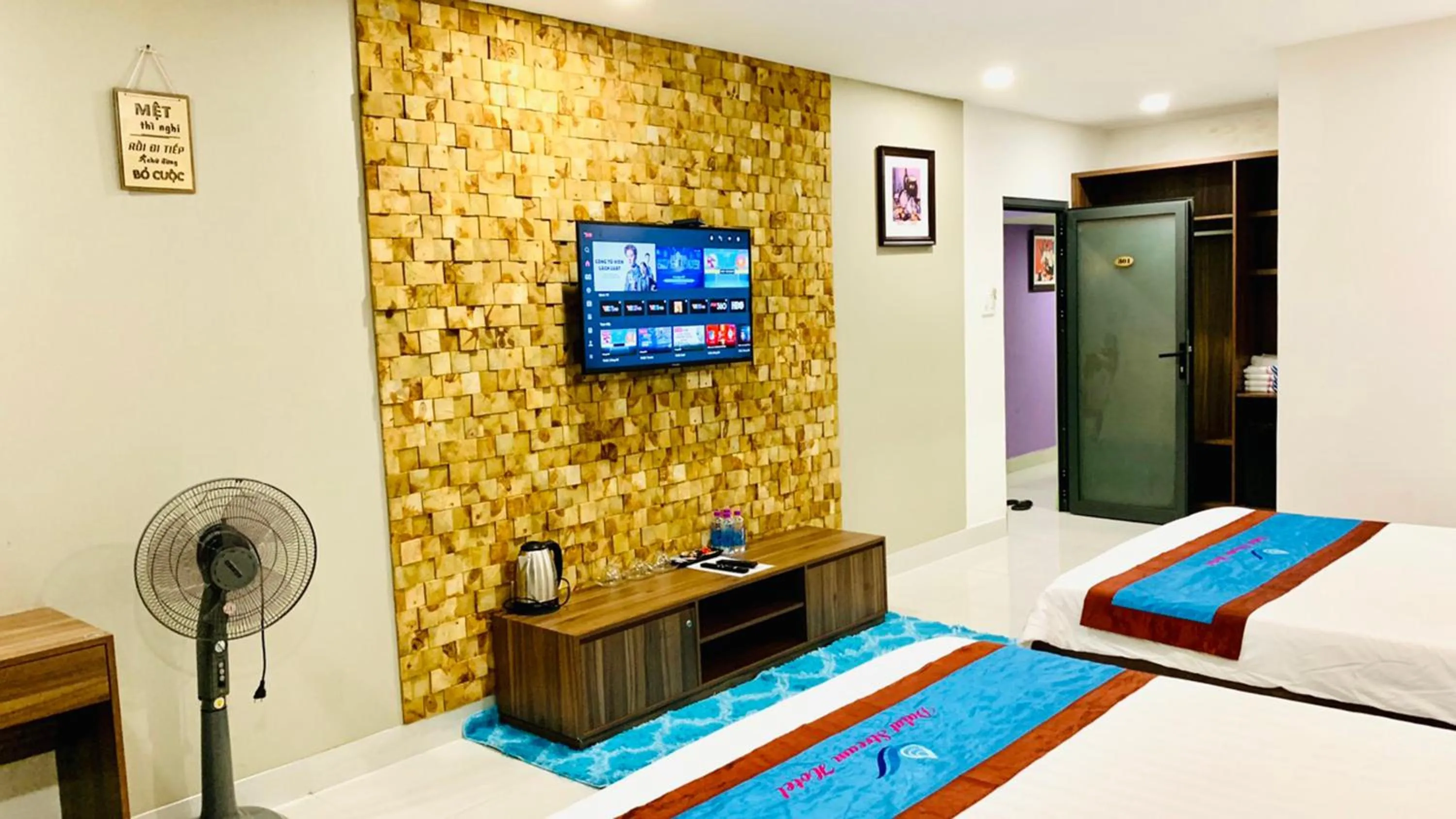 TV and multimedia, Bed in DALAT STREAM HOTEL-Khách sạn đẹp Đà Lạt