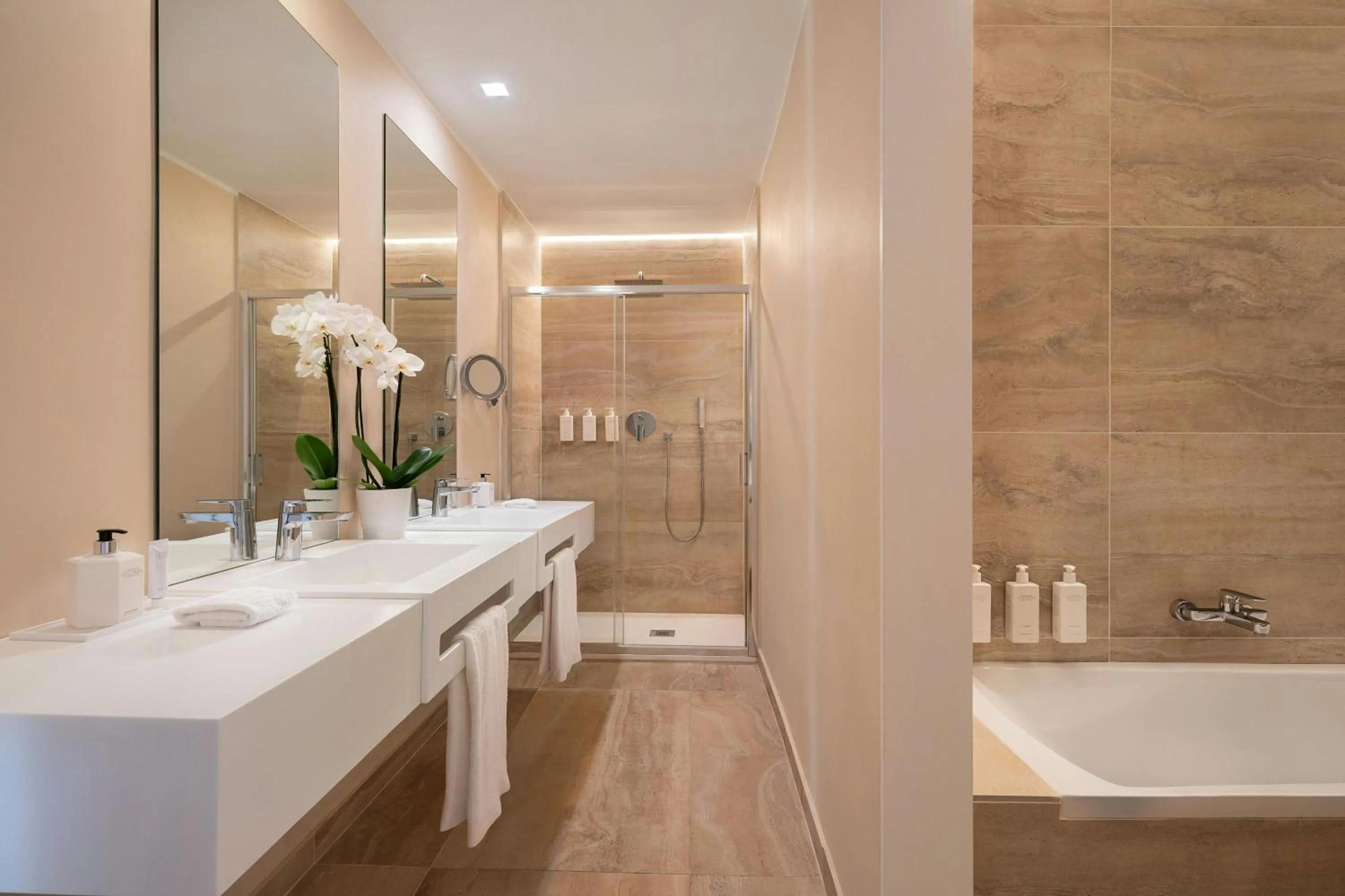 Bathroom in Sina Bernini Bristol, Autograph Collection