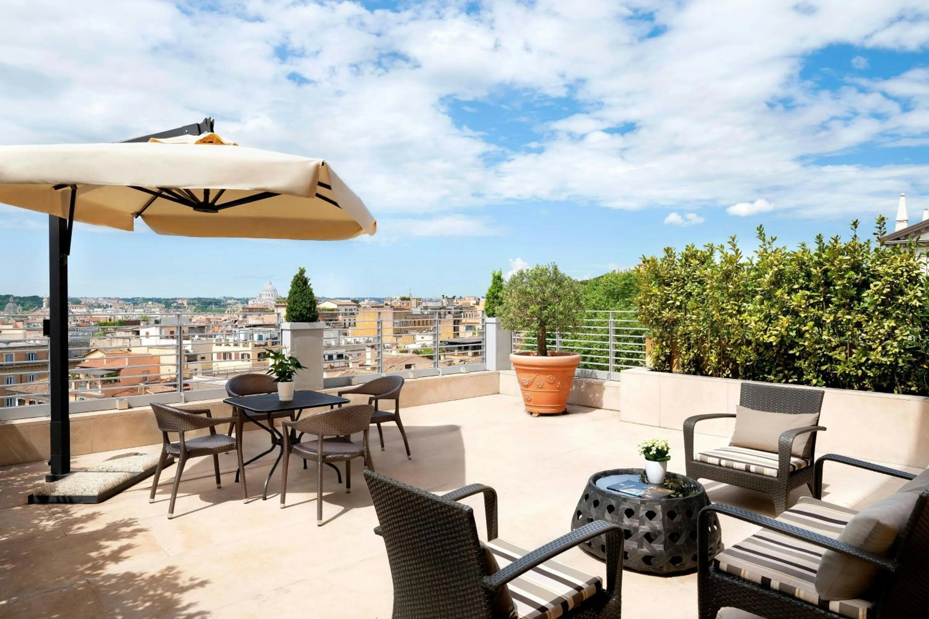 Bedroom in Sina Bernini Bristol, Autograph Collection