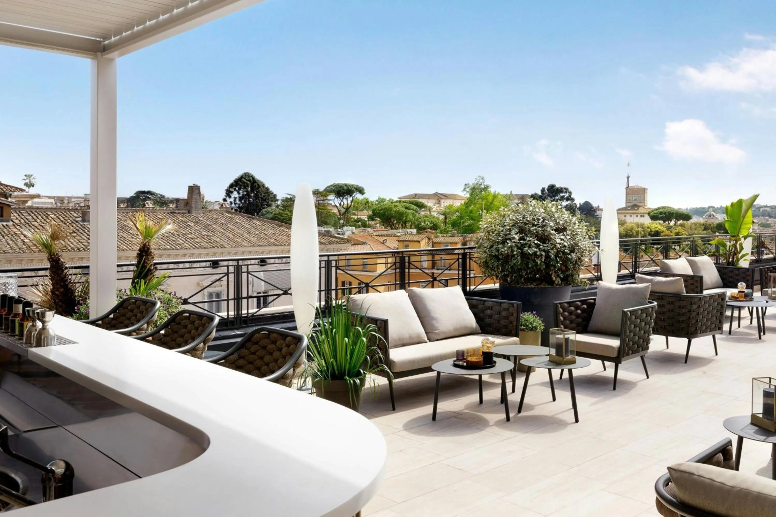 Lounge or bar in Sina Bernini Bristol, Autograph Collection