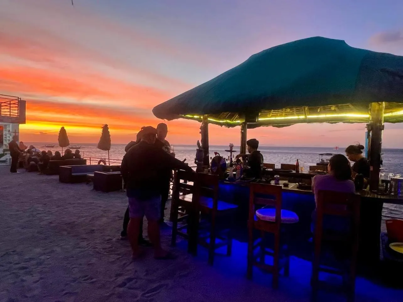 Lounge or bar in The Philip Ann Resort