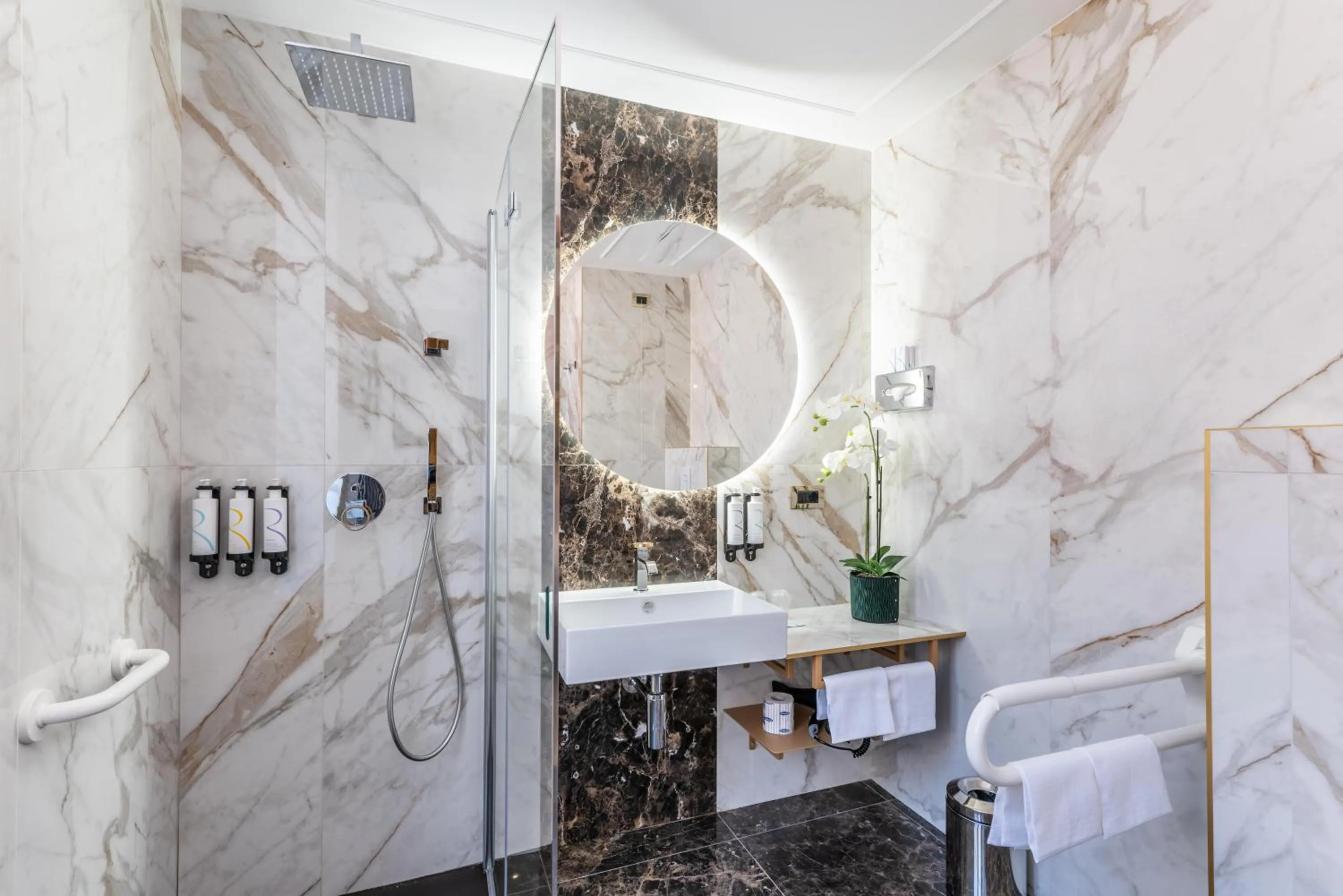 Bathroom in Hotel Raffaello - Sure Hotel Collection by Best Western