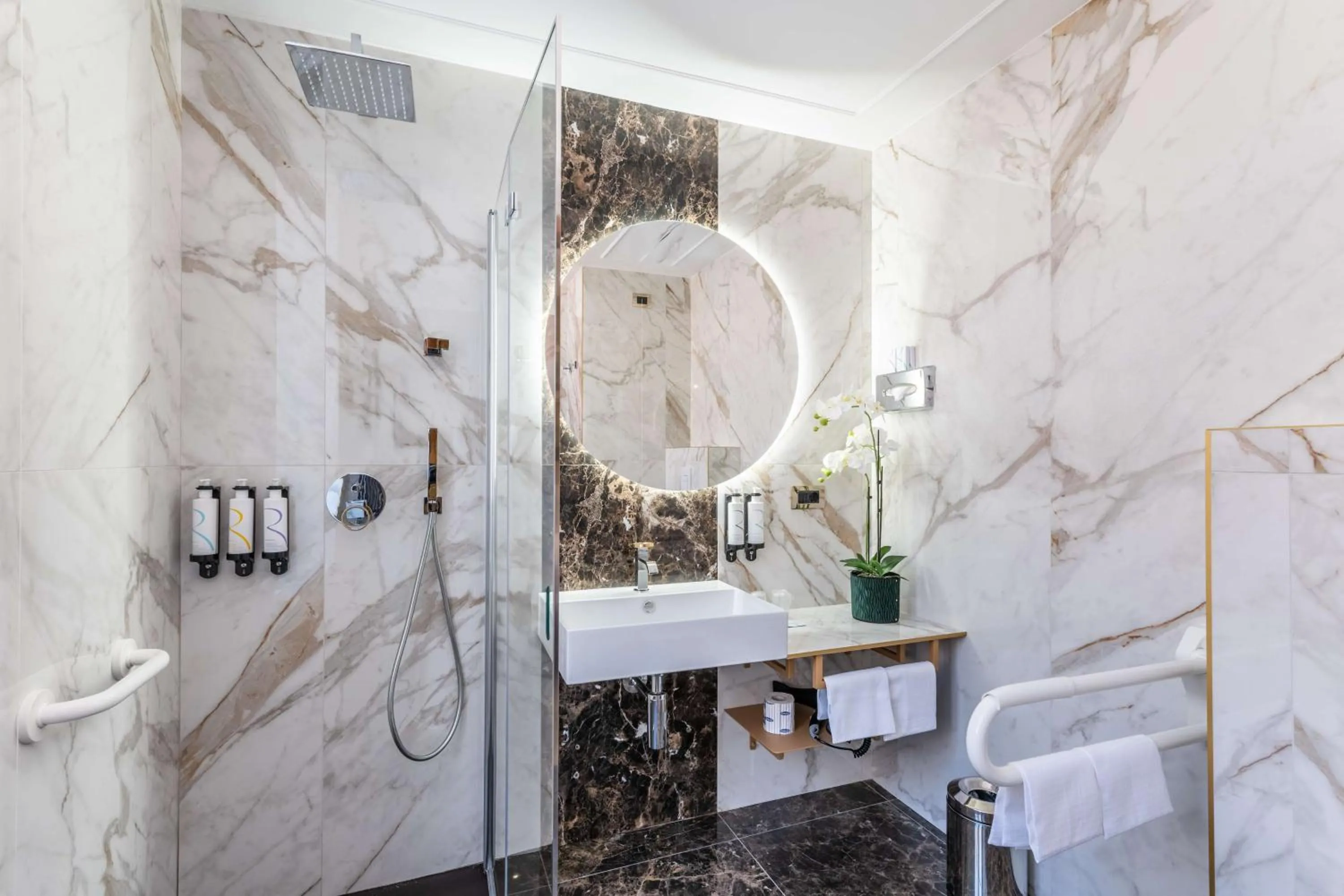 Bathroom in Hotel Raffaello - Sure Hotel Collection by Best Western