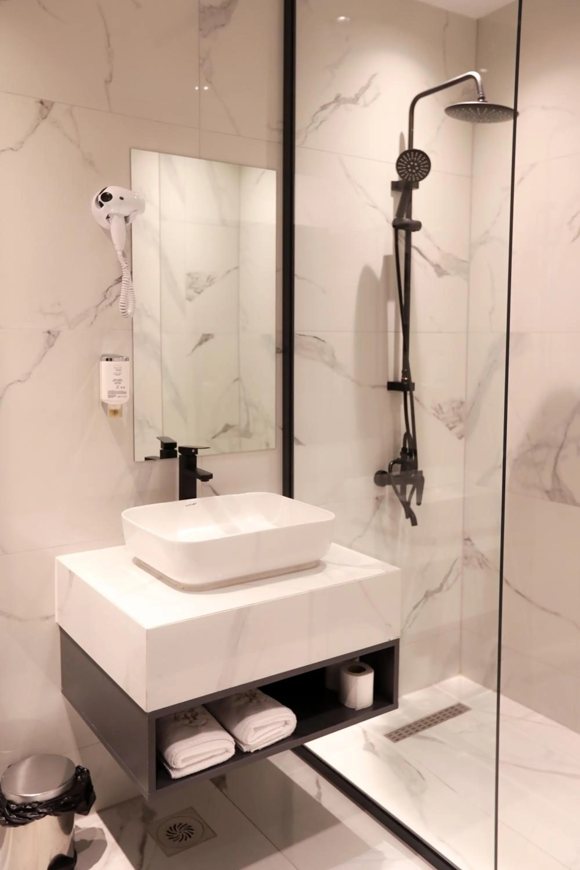 Bathroom in Plaza Boutique Hotel