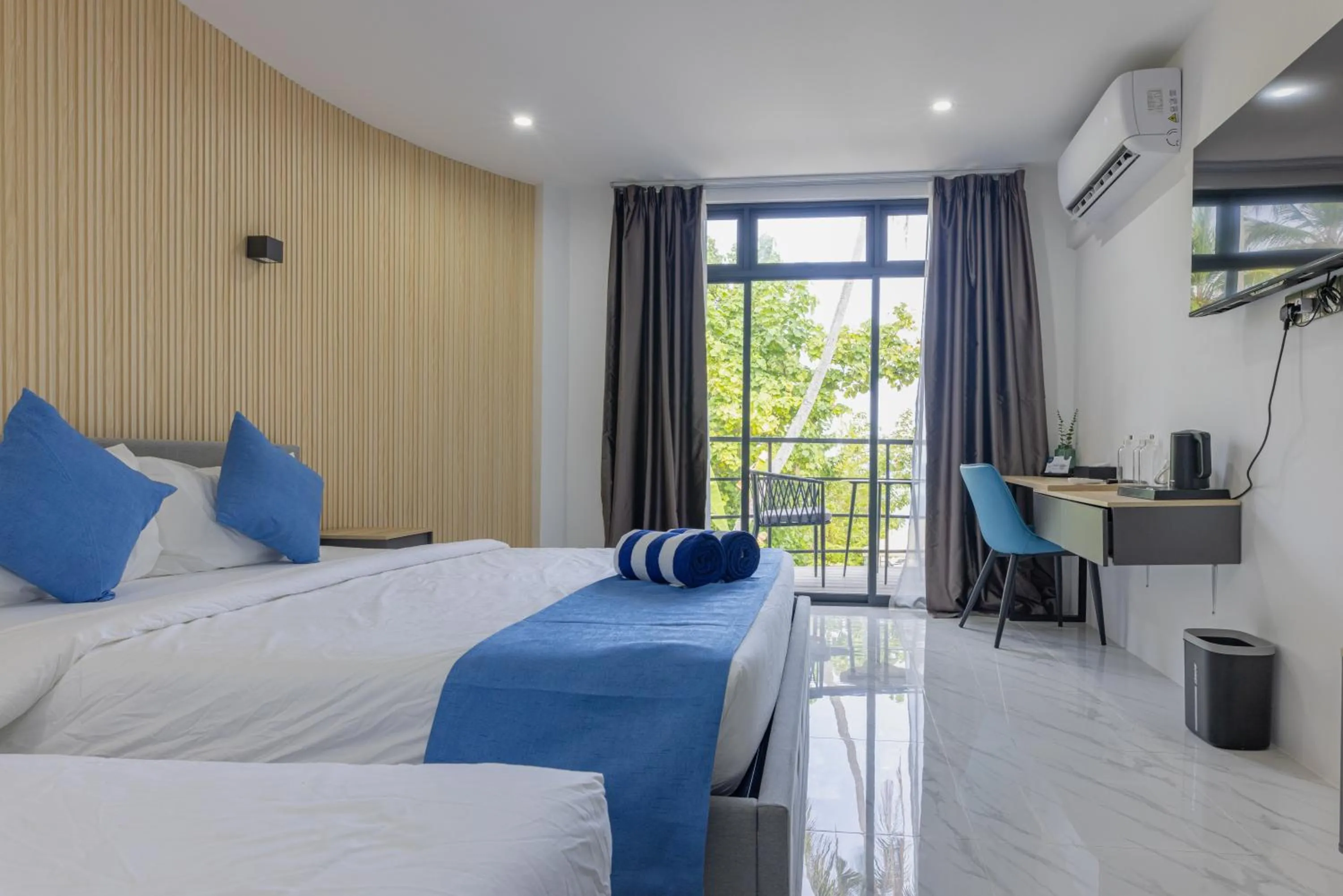 Bed in Atoll Residence Dhangethi