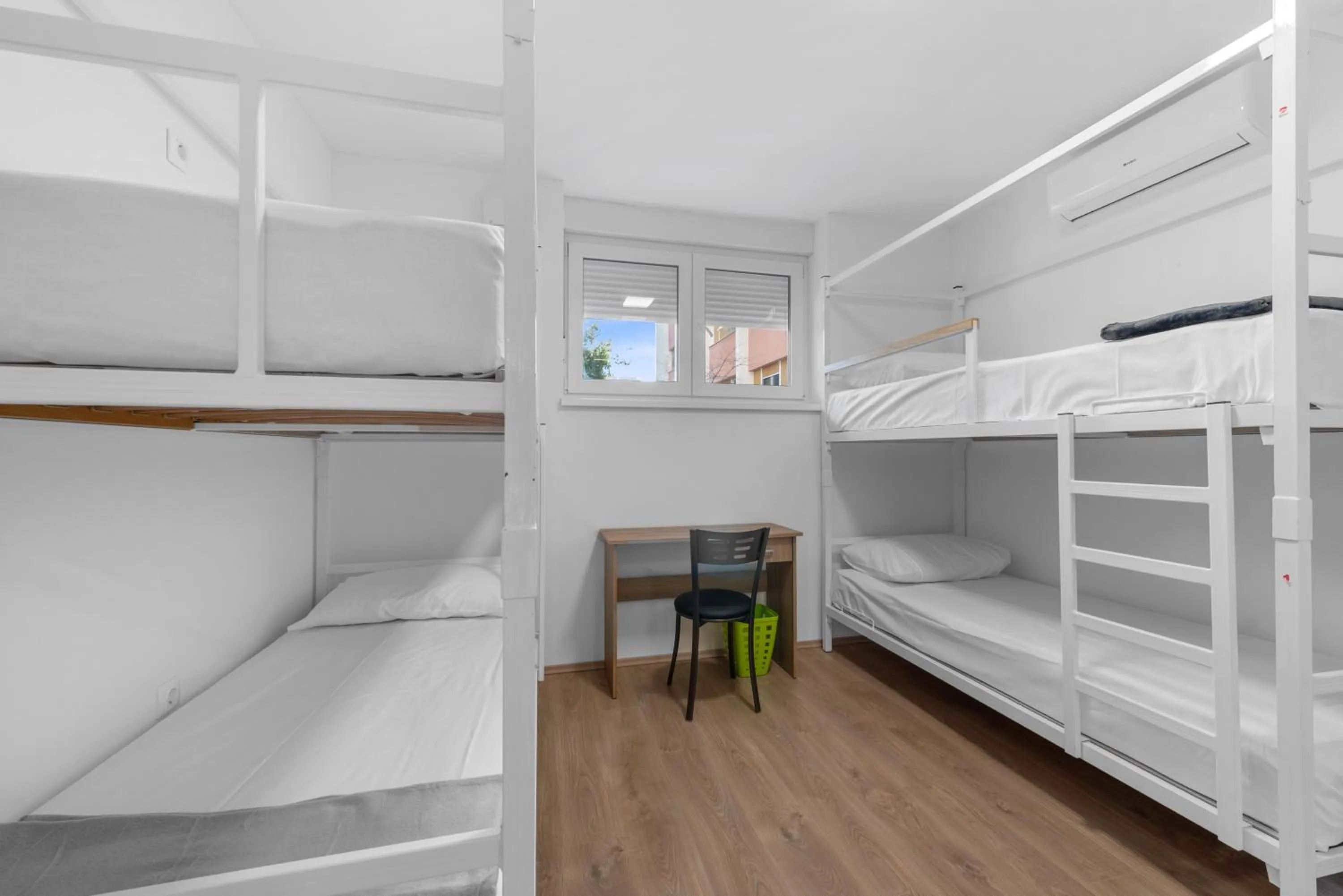 bunk bed, Bed in Hostel Elli