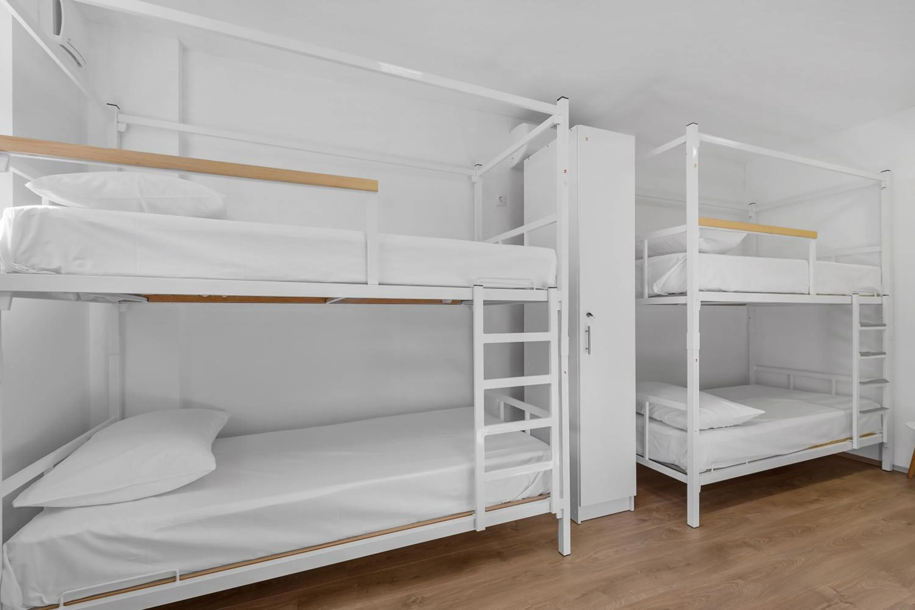 bunk bed, Bed in Hostel Elli
