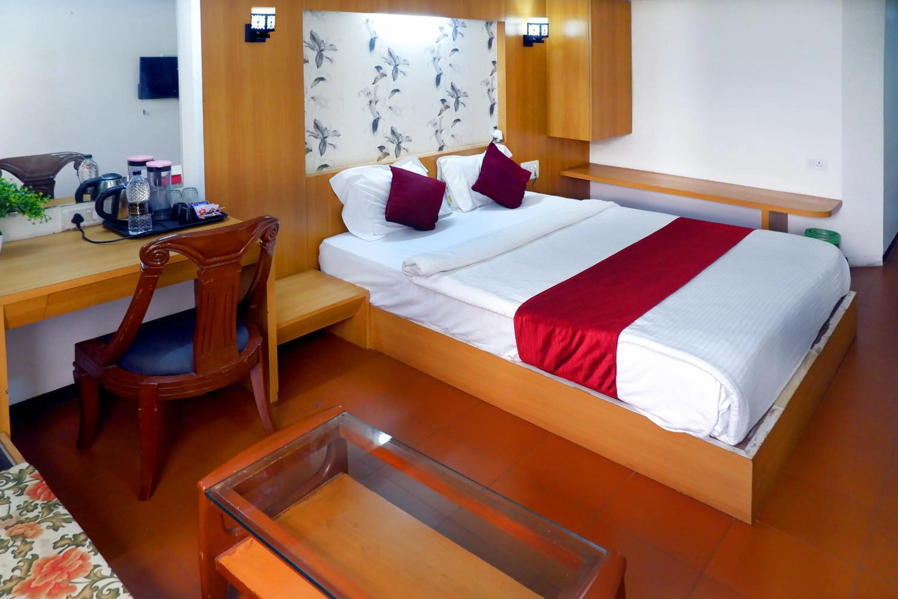 Bedroom, Bed in Hotel Kewal