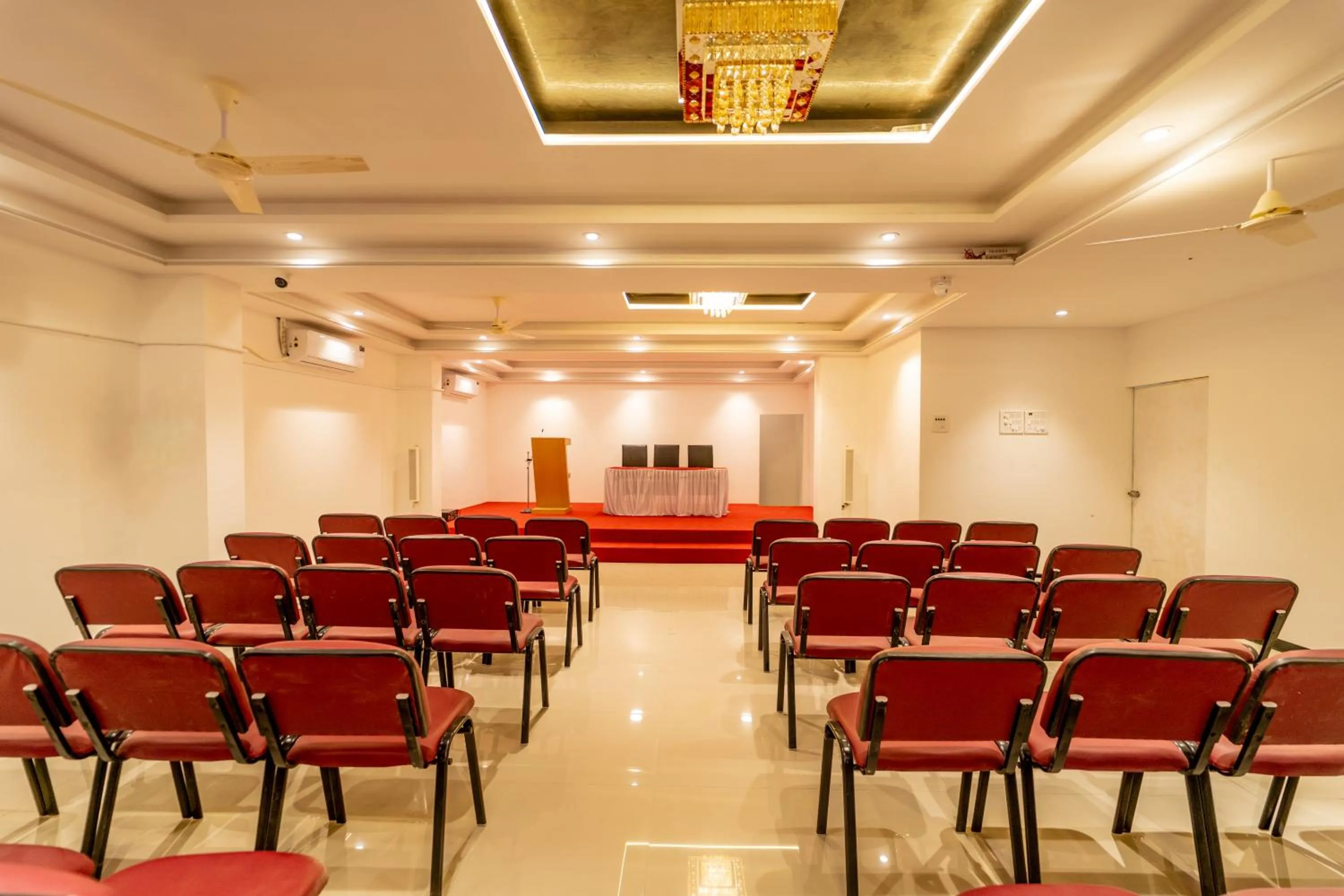 Business facilities in Hotel Kewal