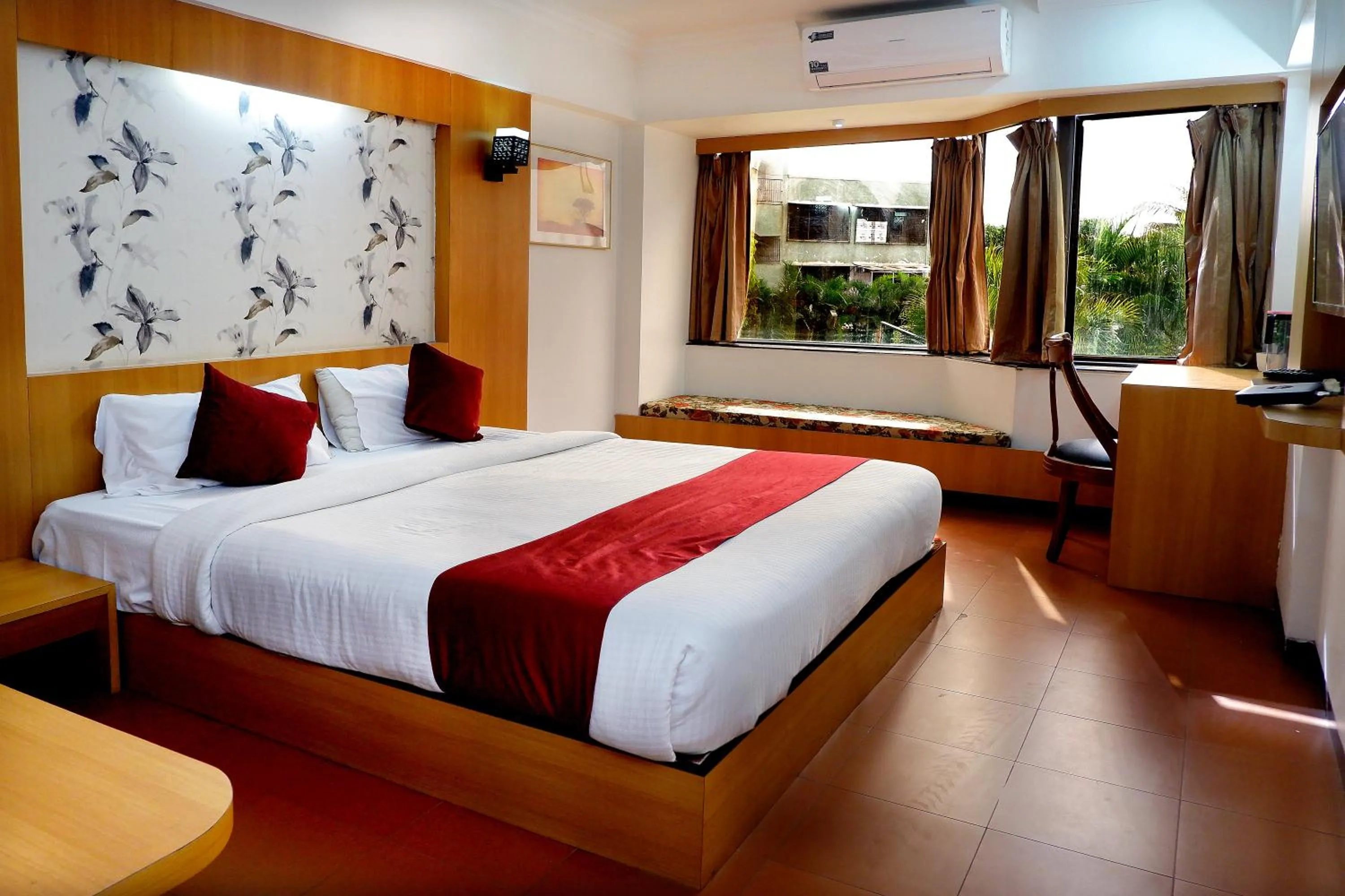 Bedroom, Bed in Hotel Kewal