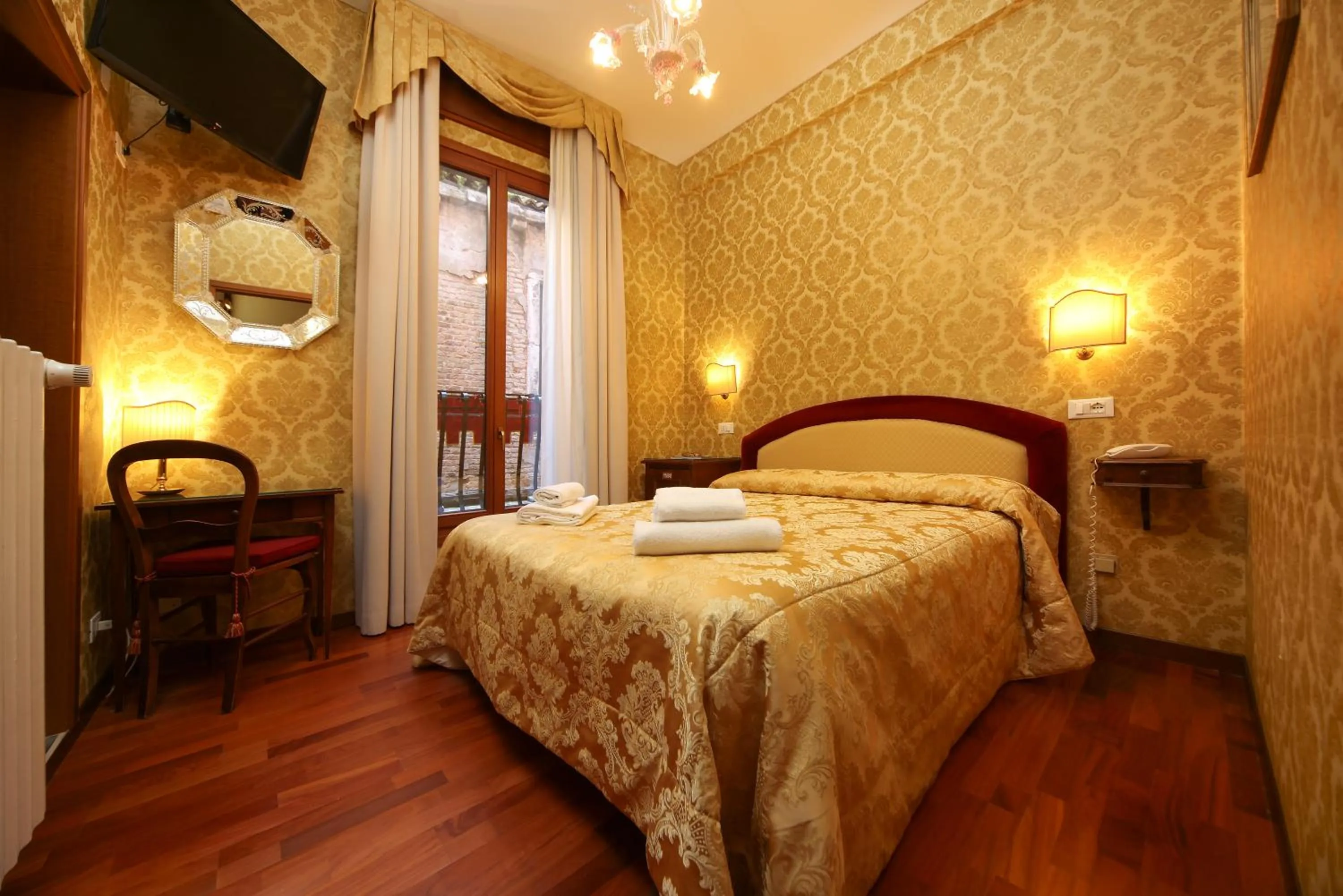 Bedroom, Bed in Hotel Da Bruno