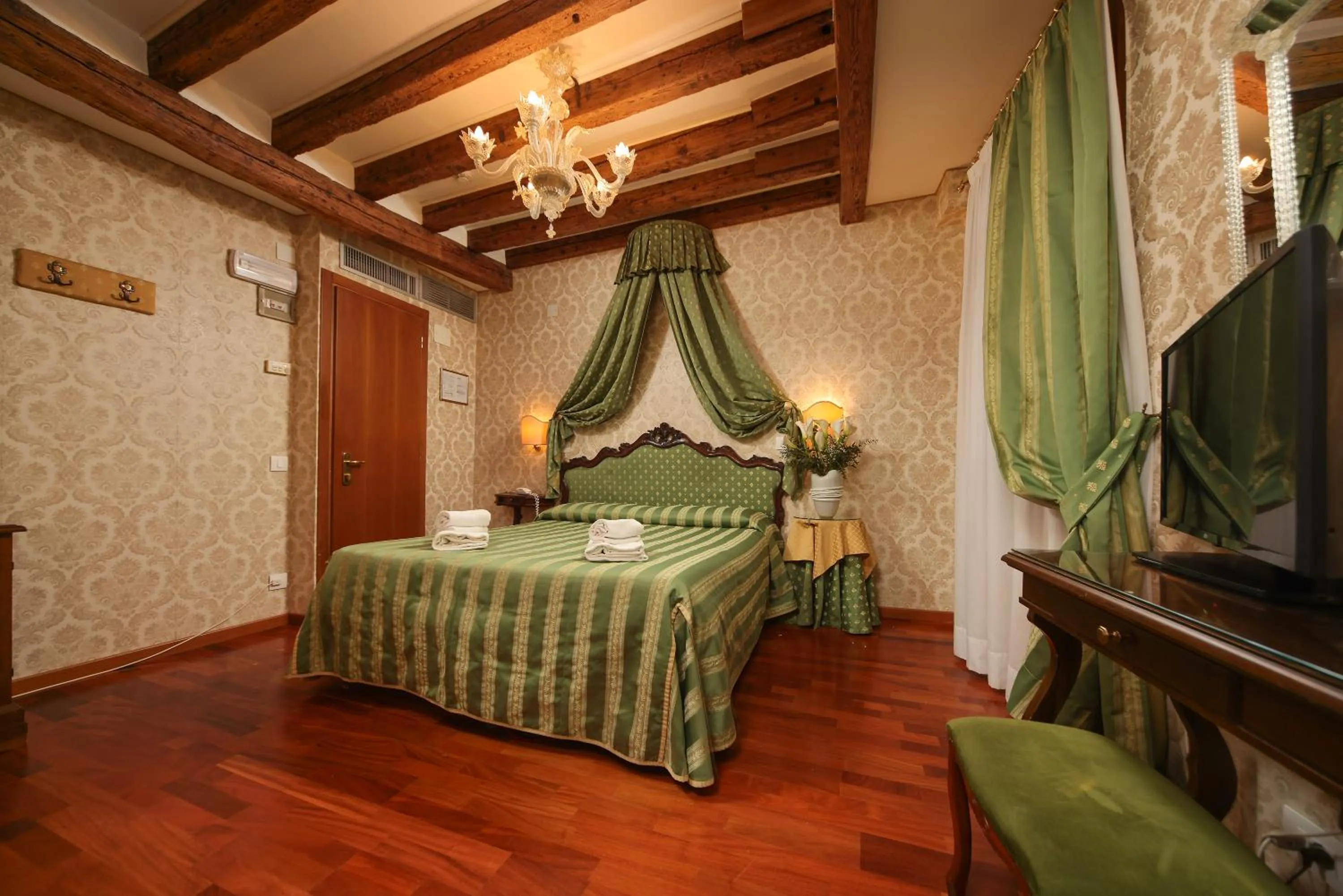 Bedroom, Bed in Hotel Da Bruno