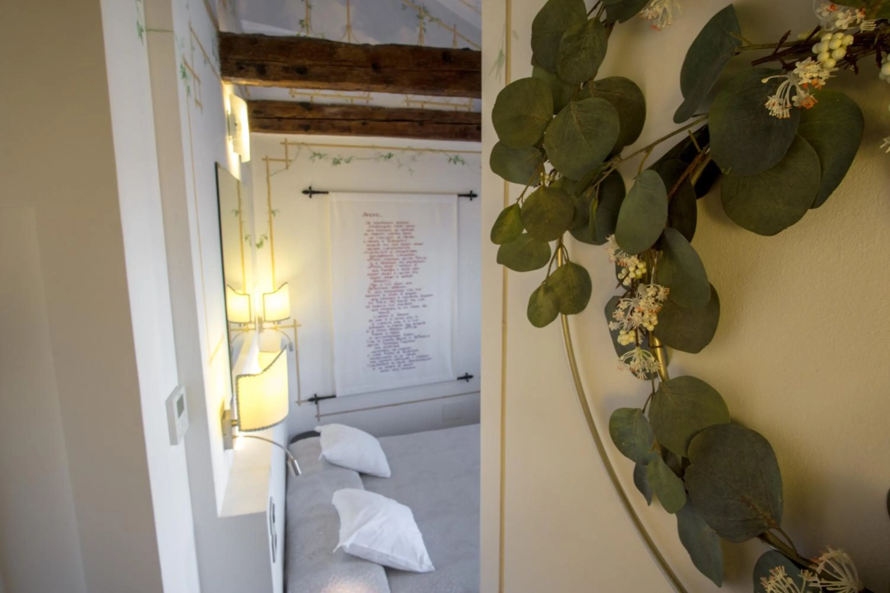 Decorative detail in Hotel Antigo Trovatore