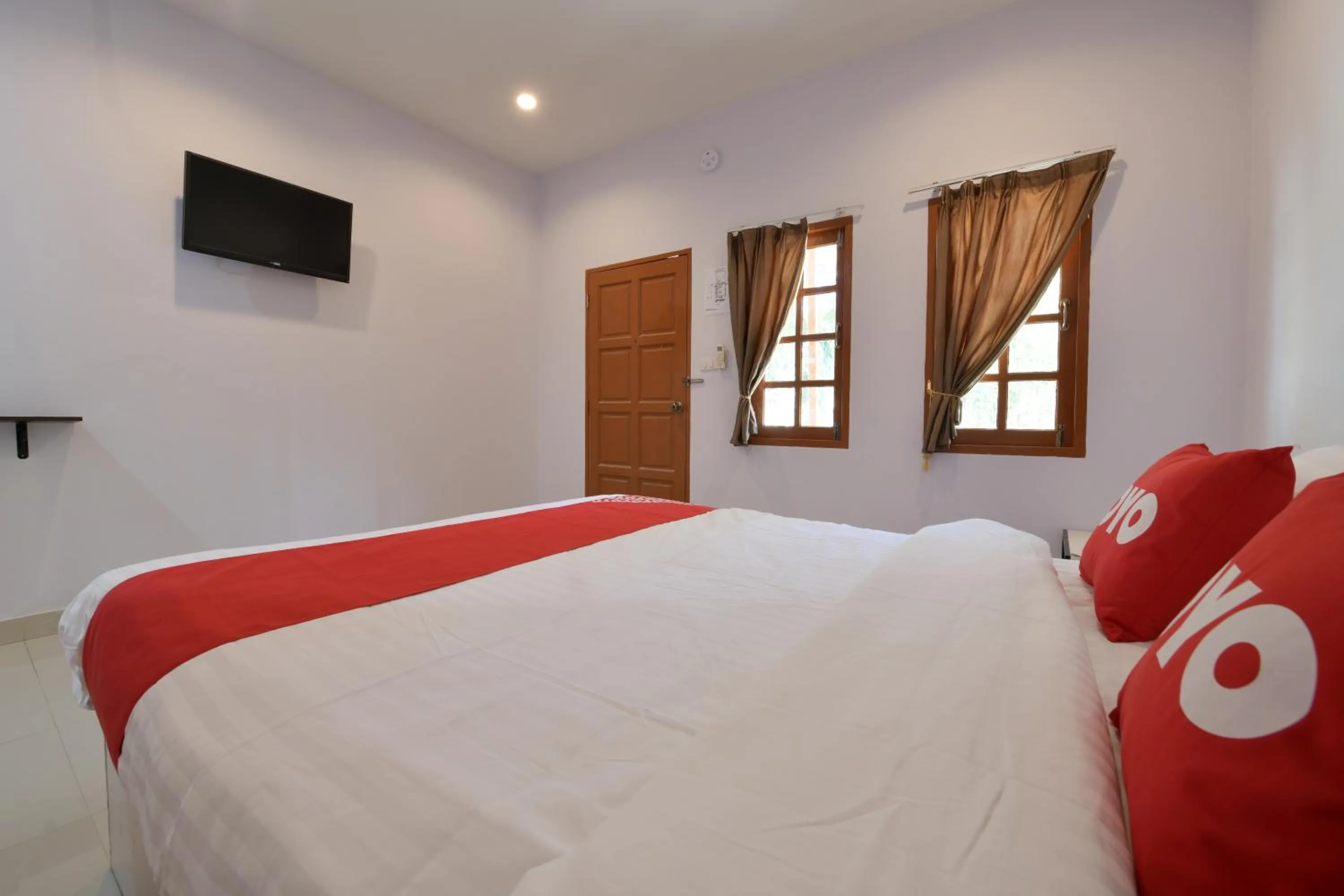 Photo of the whole room, Bed in Wan Resort Rayong