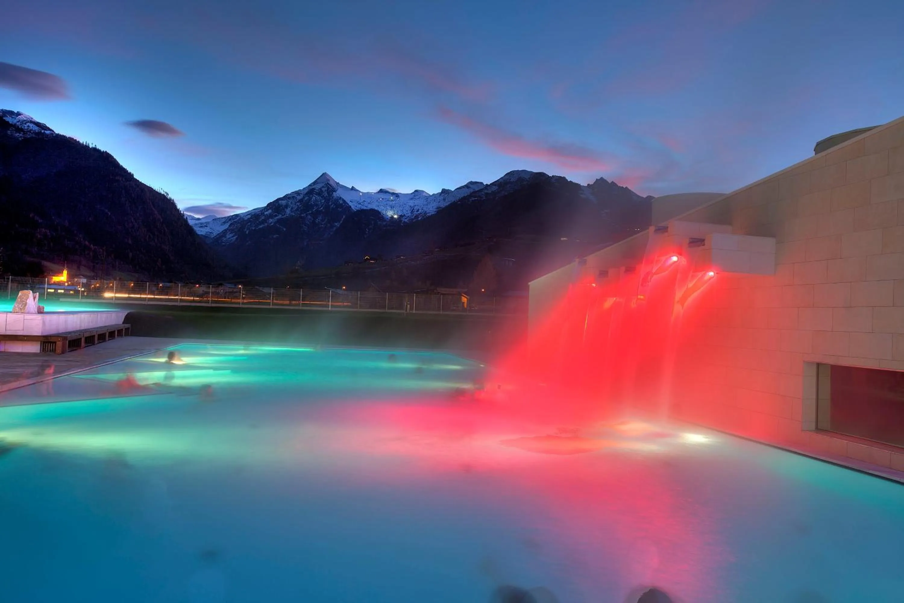 Swimming pool in TALHEIMER Grias di & Hoamat since 1958 inklusive Therme TAUERN SPA & Jokercard