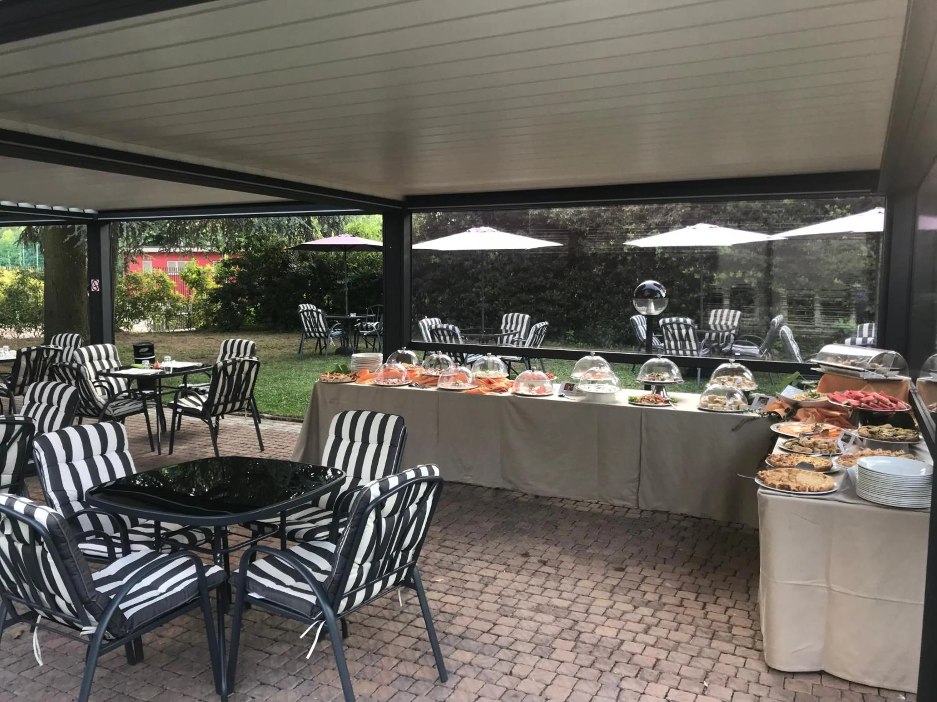 Food and drinks in Bis Hotel Varese