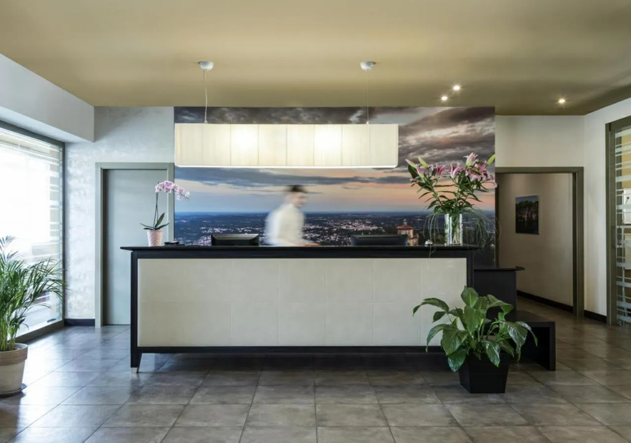 Lobby or reception in Bis Hotel Varese