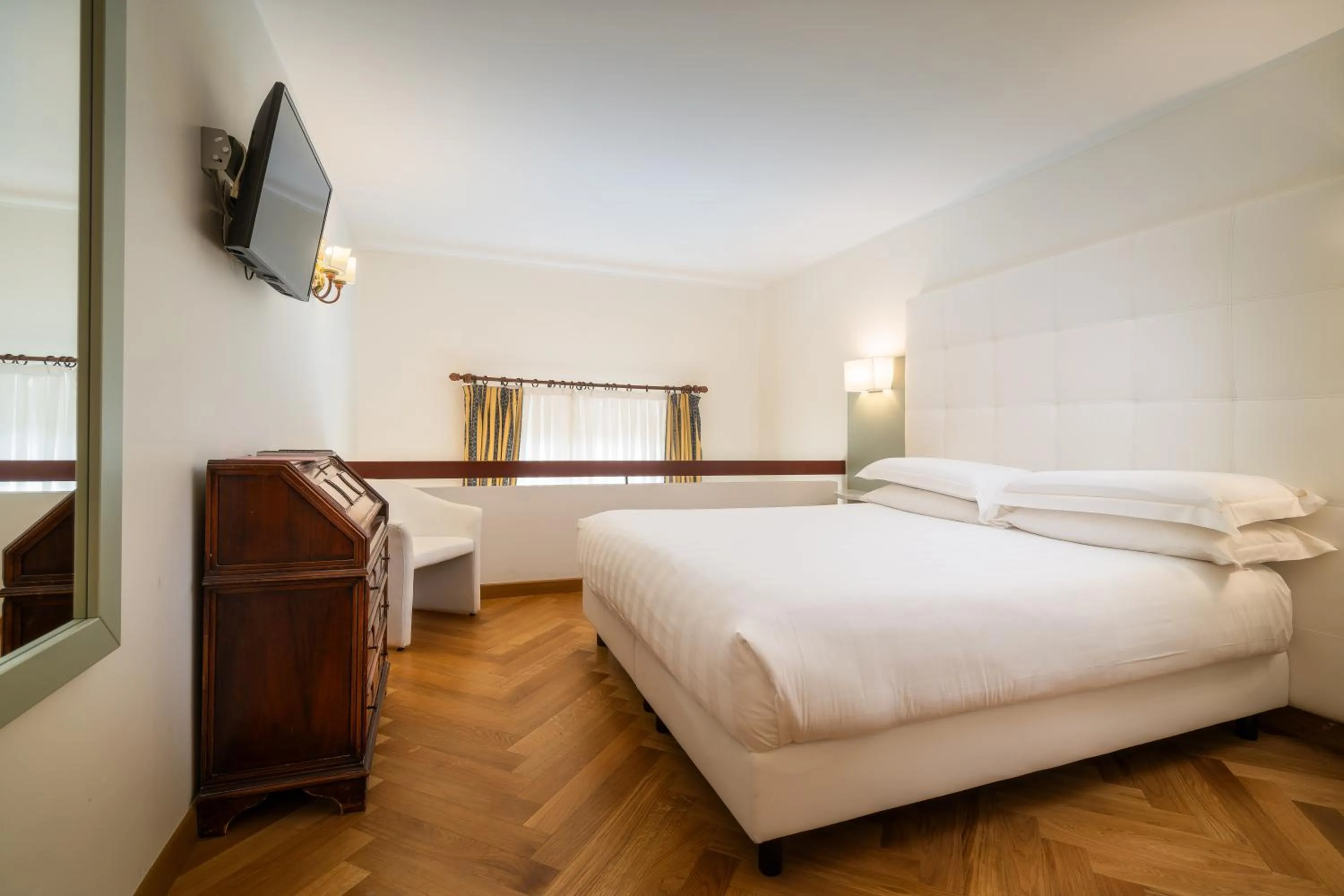 Bed in Hotel Croce Di Malta