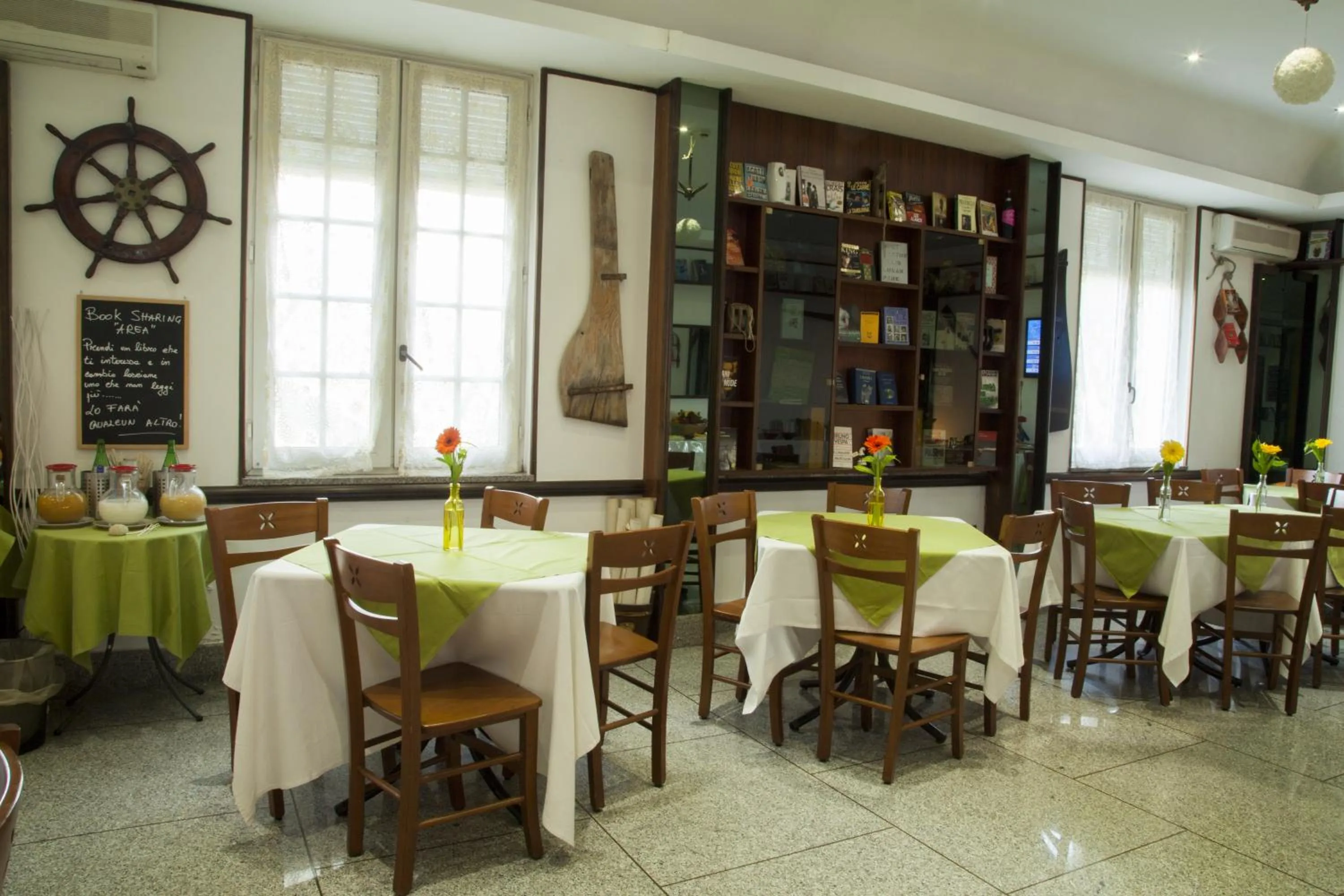Restaurant/places to eat in Hotel La Tripergola