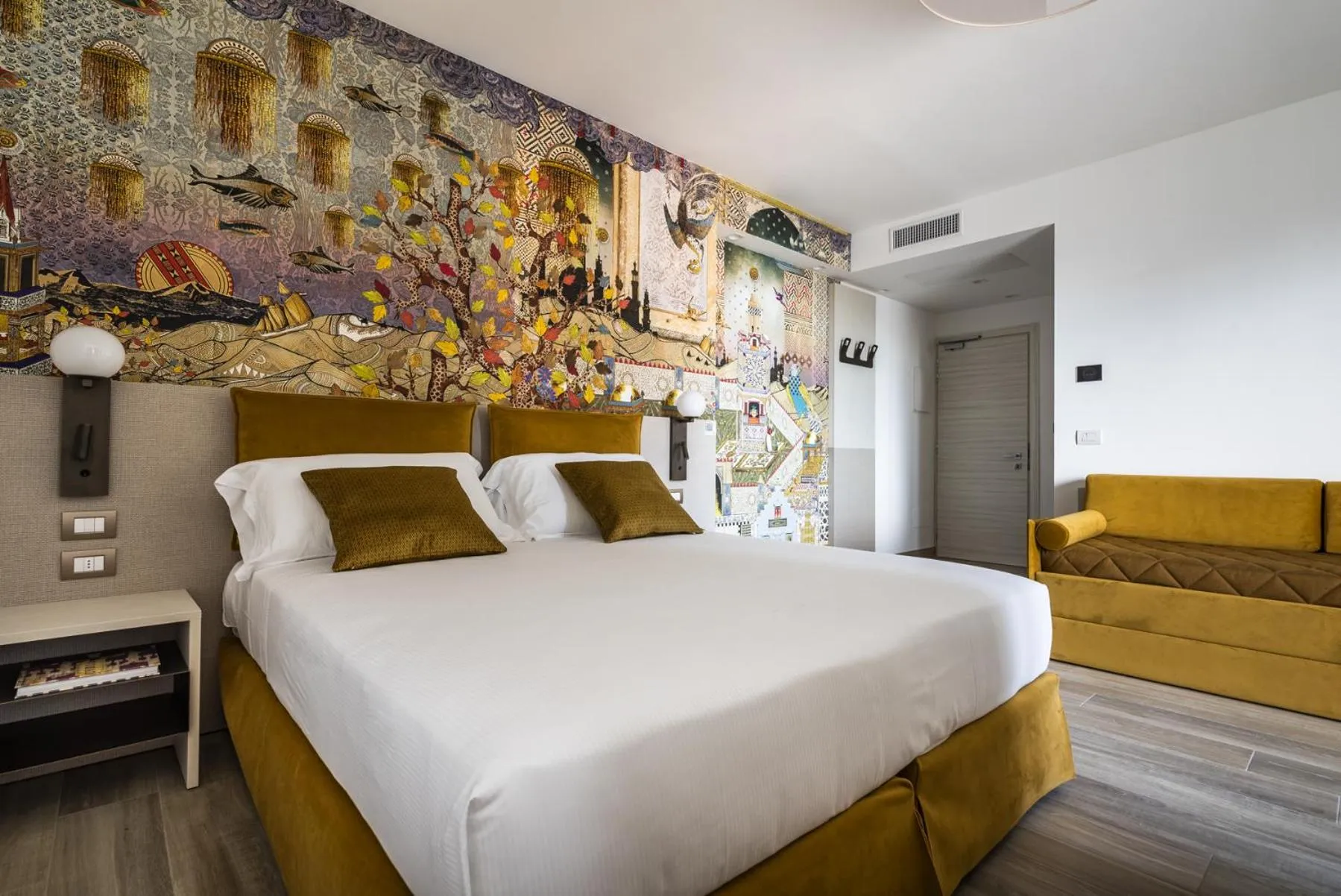 Property building, Bed in Life Hotel 4 Superior