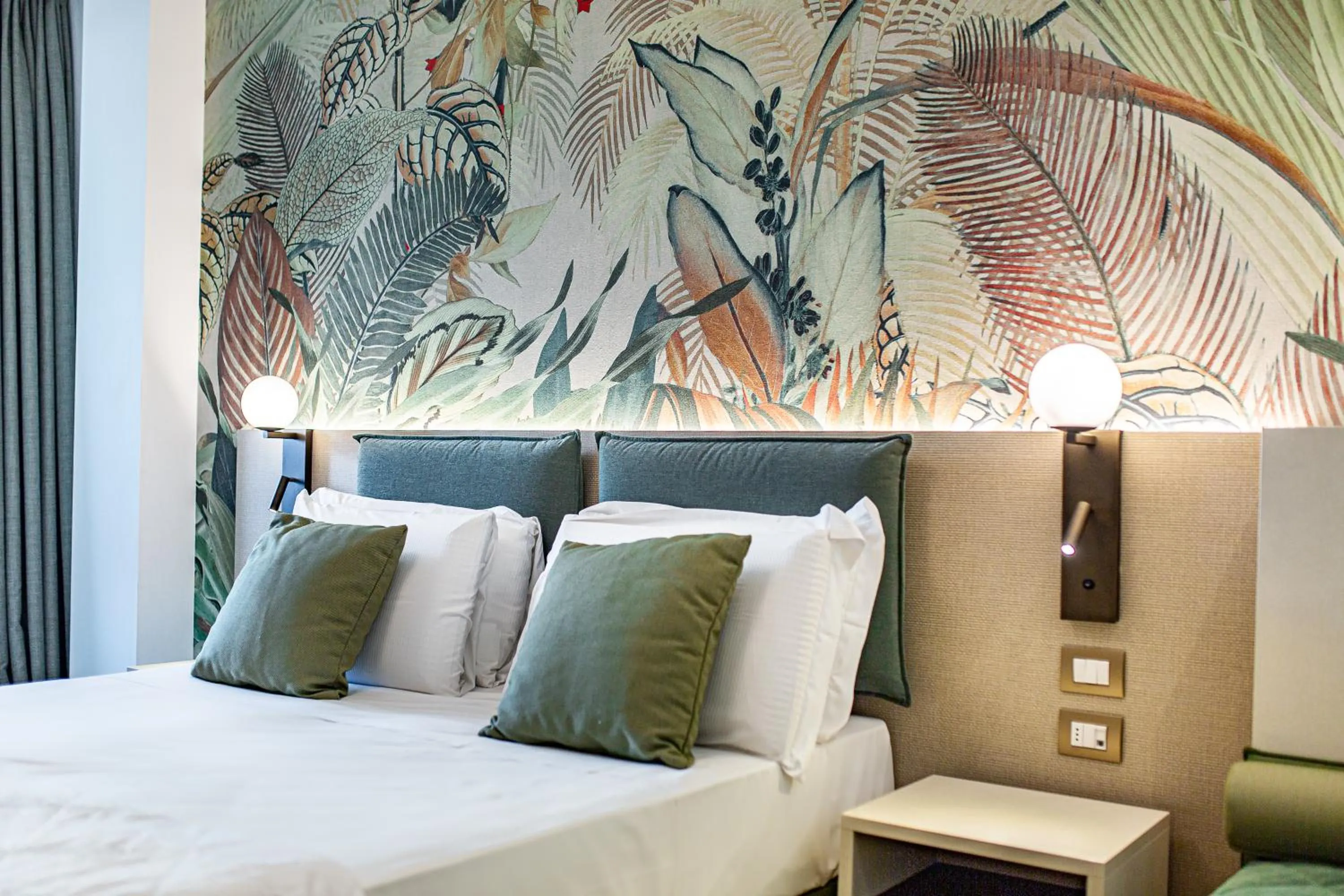 Property building, Bed in Life Hotel 4 Superior