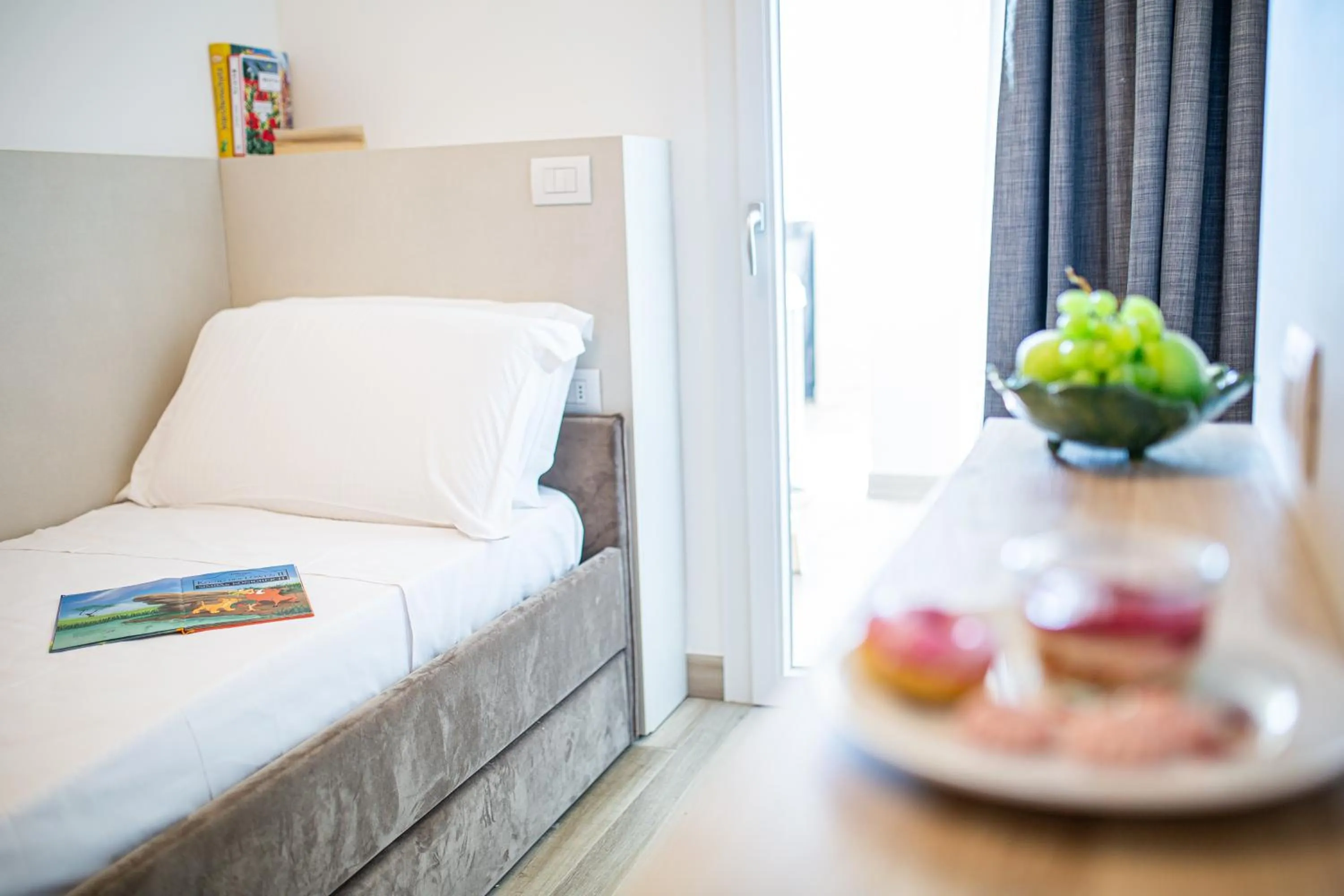 Property building, Bed in Life Hotel 4 Superior