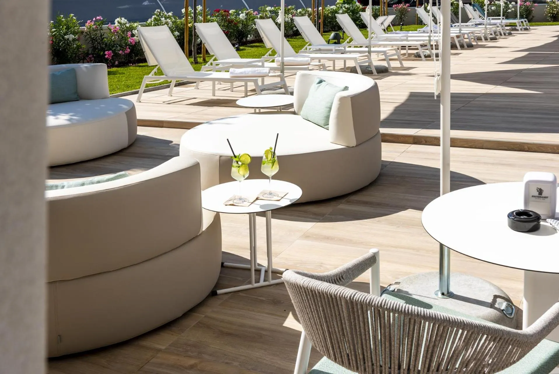 Property building in Life Hotel 4 Superior