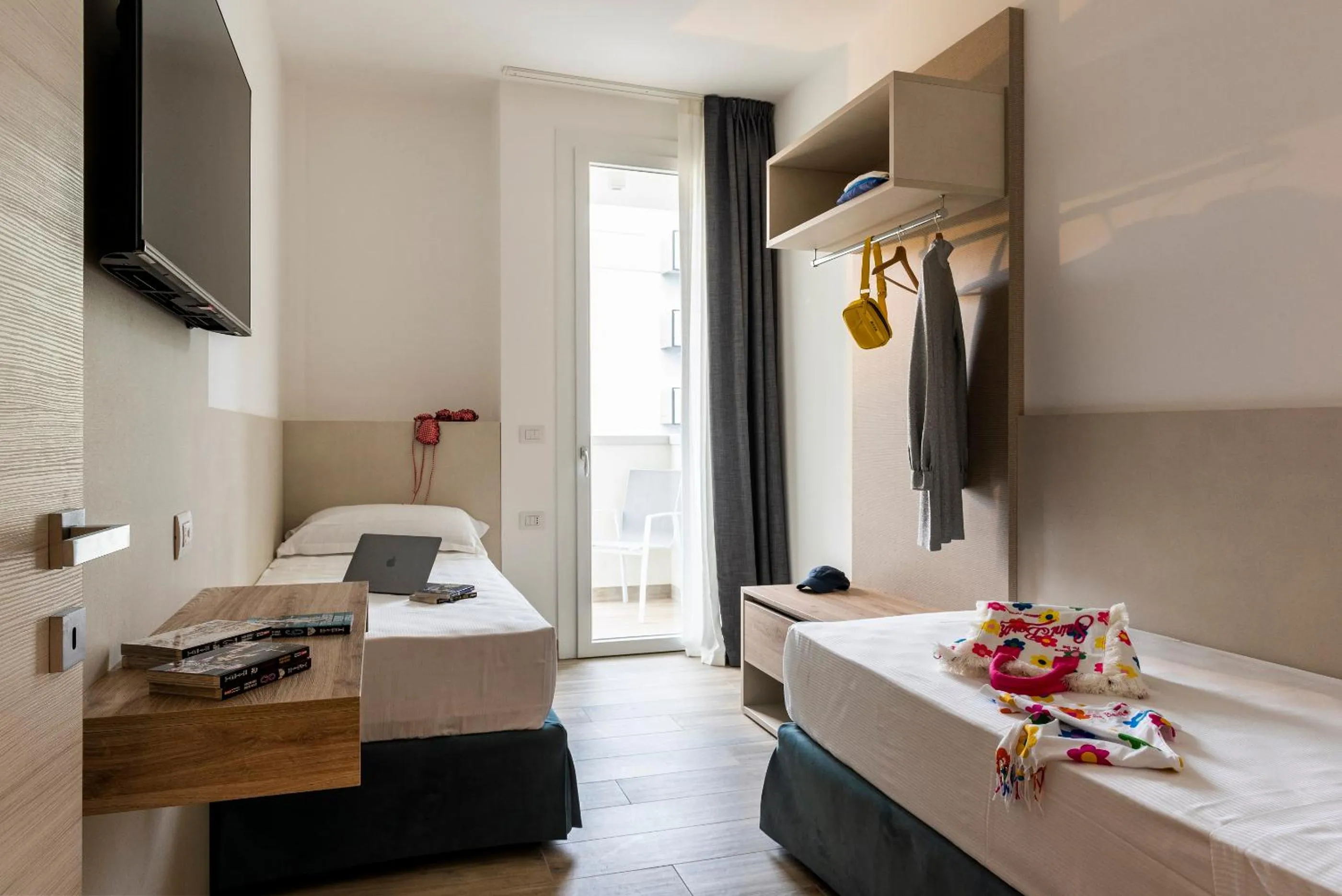 Property building, Bed in Life Hotel 4 Superior