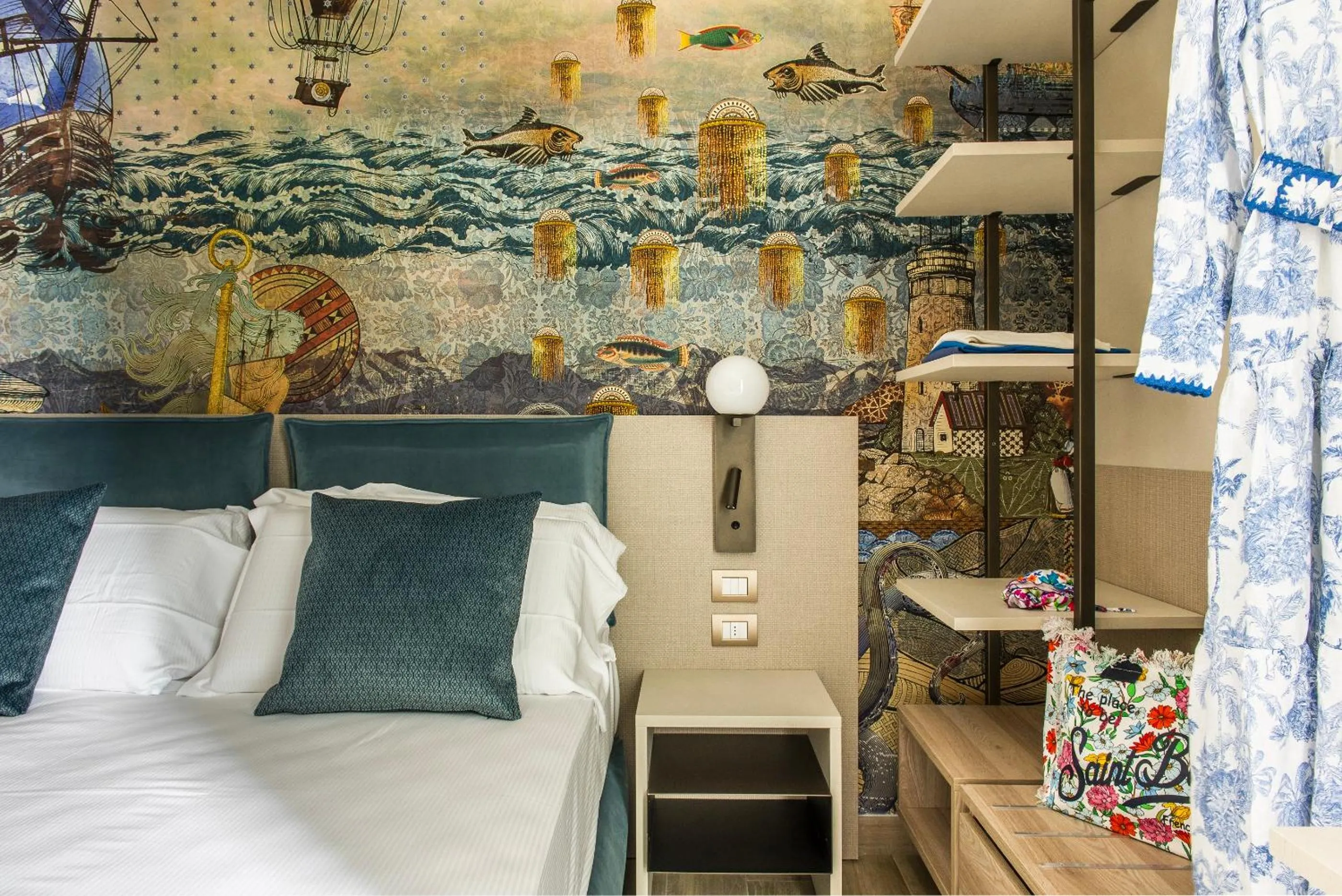 Property building, Bed in Life Hotel 4 Superior