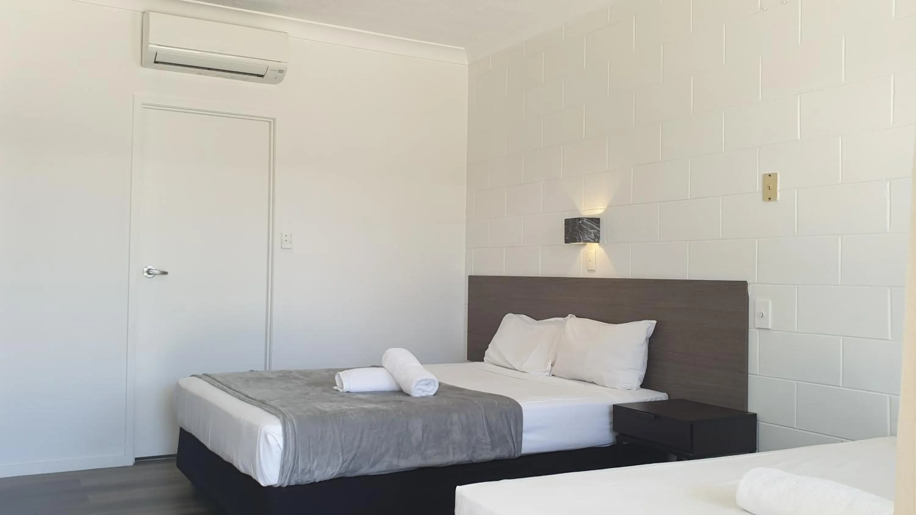 Bedroom, Bed in Townsville City Motel