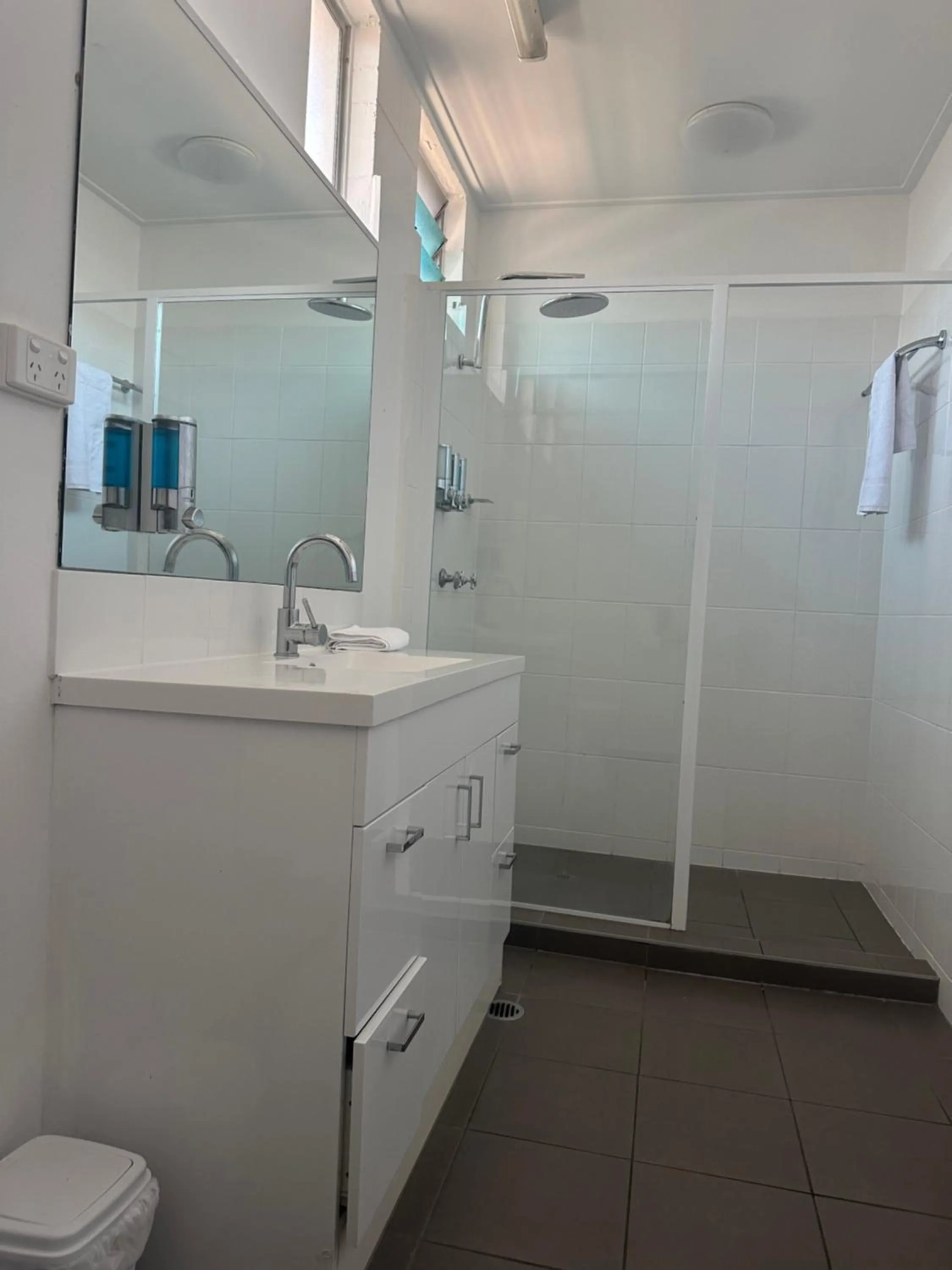 Shower in Townsville City Motel