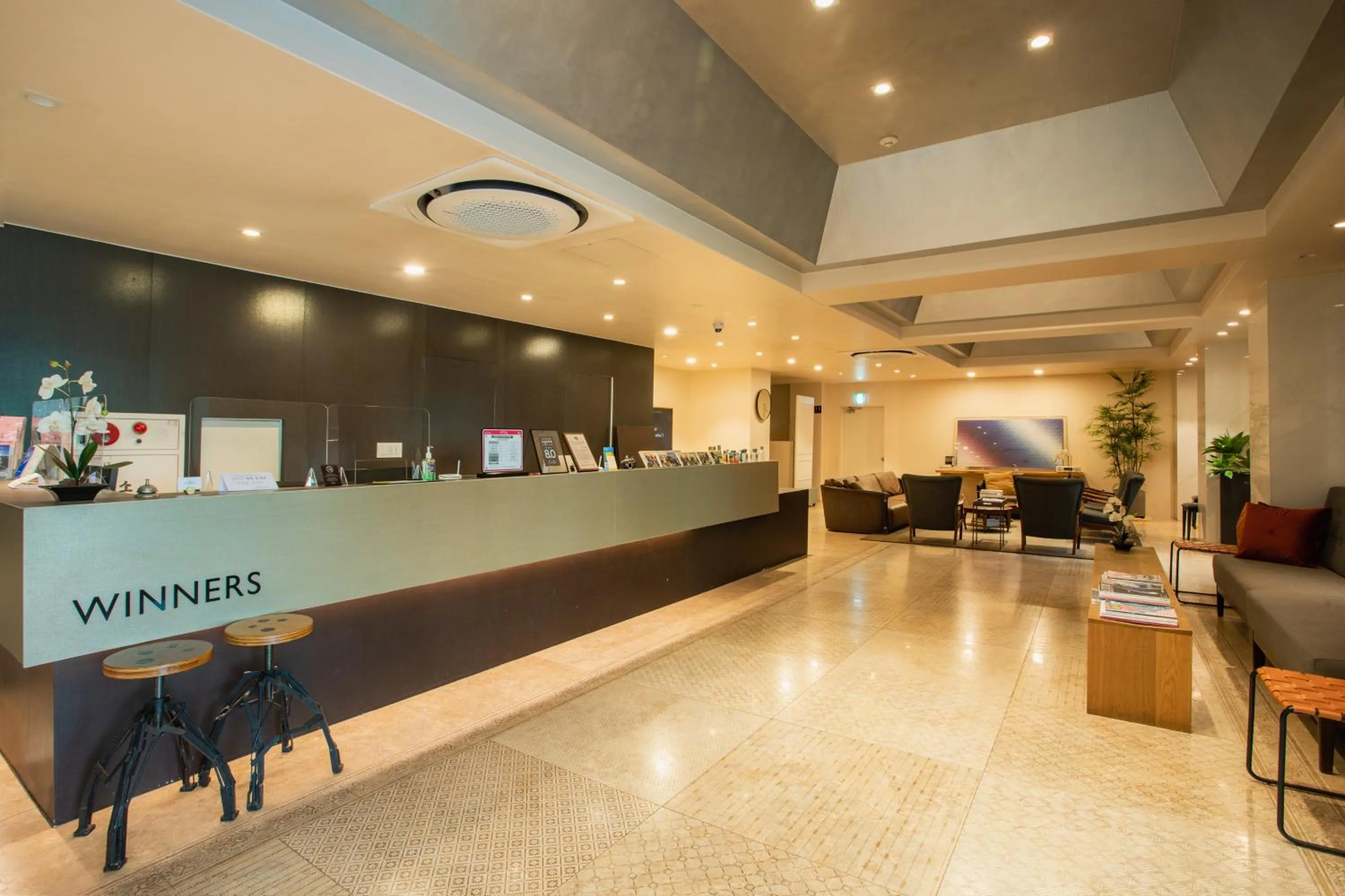 Restaurant/places to eat in Winners Hotel