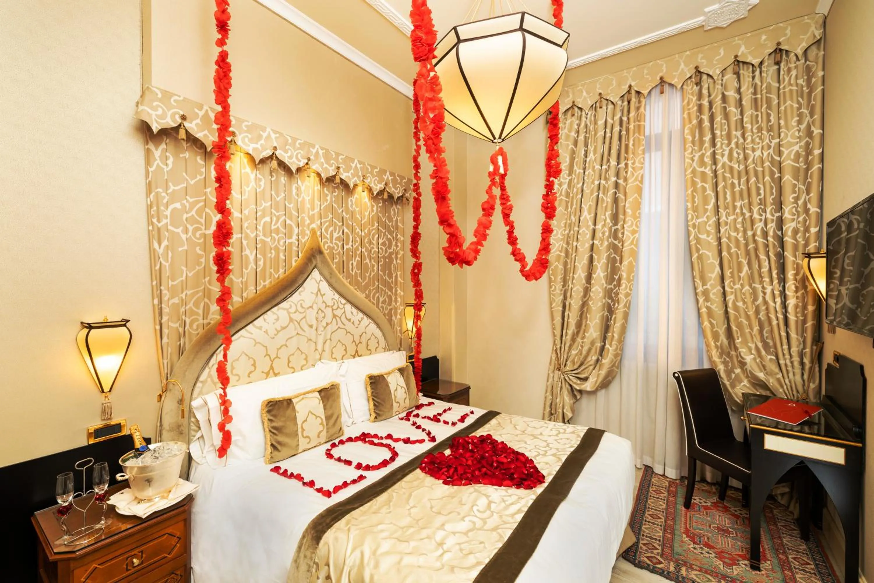 Bed in Ai Mori d'Oriente