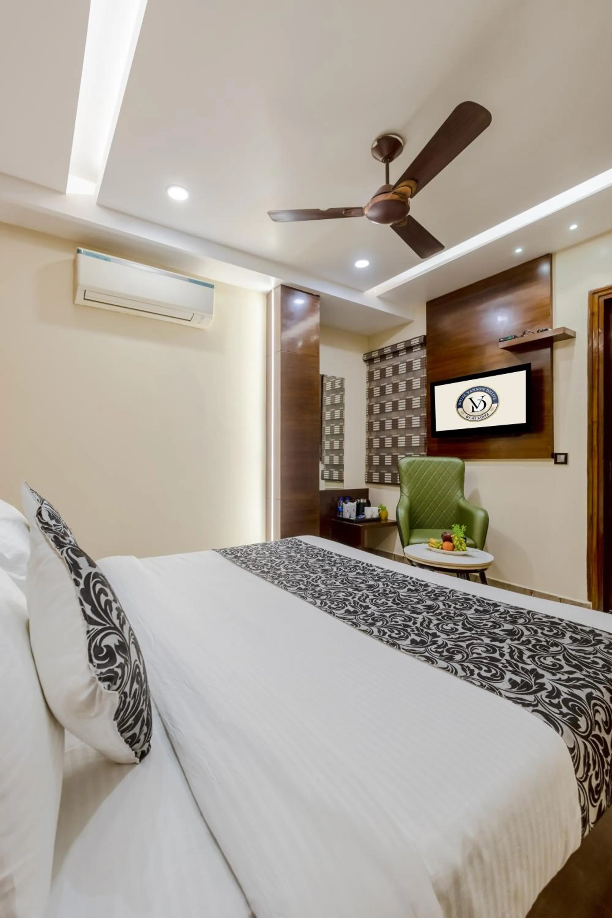 Photo of the whole room, Bed in The Vanson Delite "Newly Rebuilt 2026" - Near New Delhi Station & Connaught Place