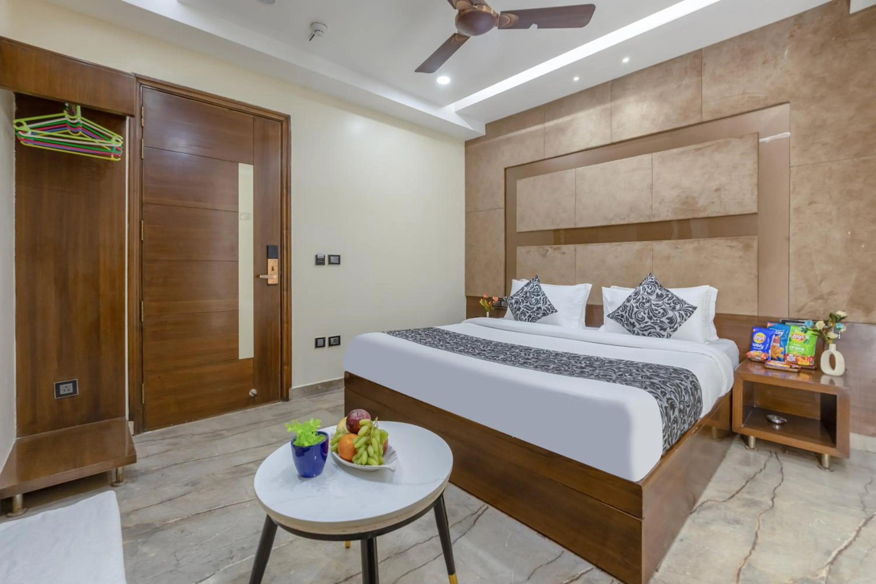 Bed in The Vanson Delite "Newly Rebuilt 2026" - Near New Delhi Station & Connaught Place