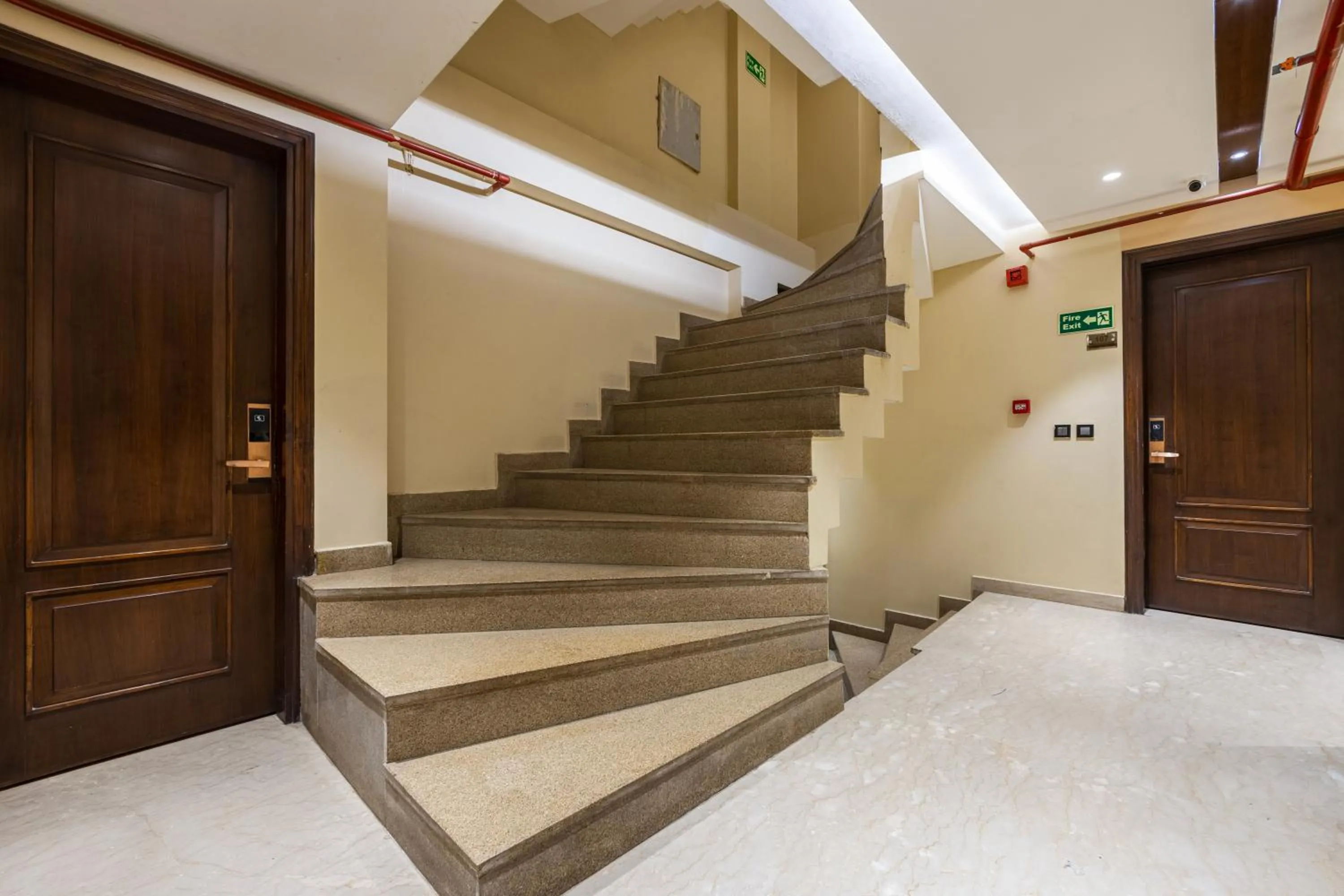 The Vanson Delite "Newly Rebuilt 2026" - Near New Delhi Station & Connaught Place