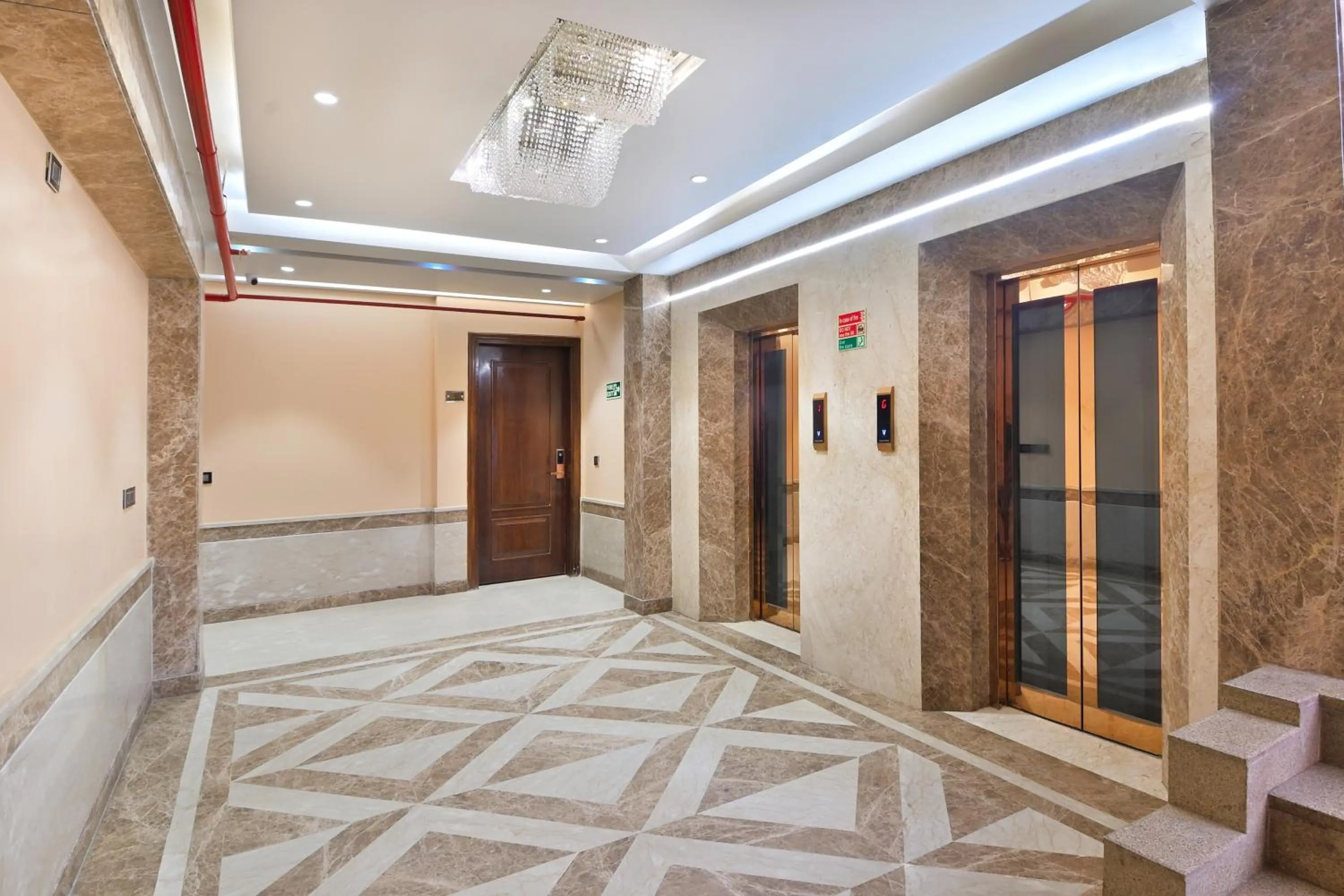 elevator in The Vanson Delite